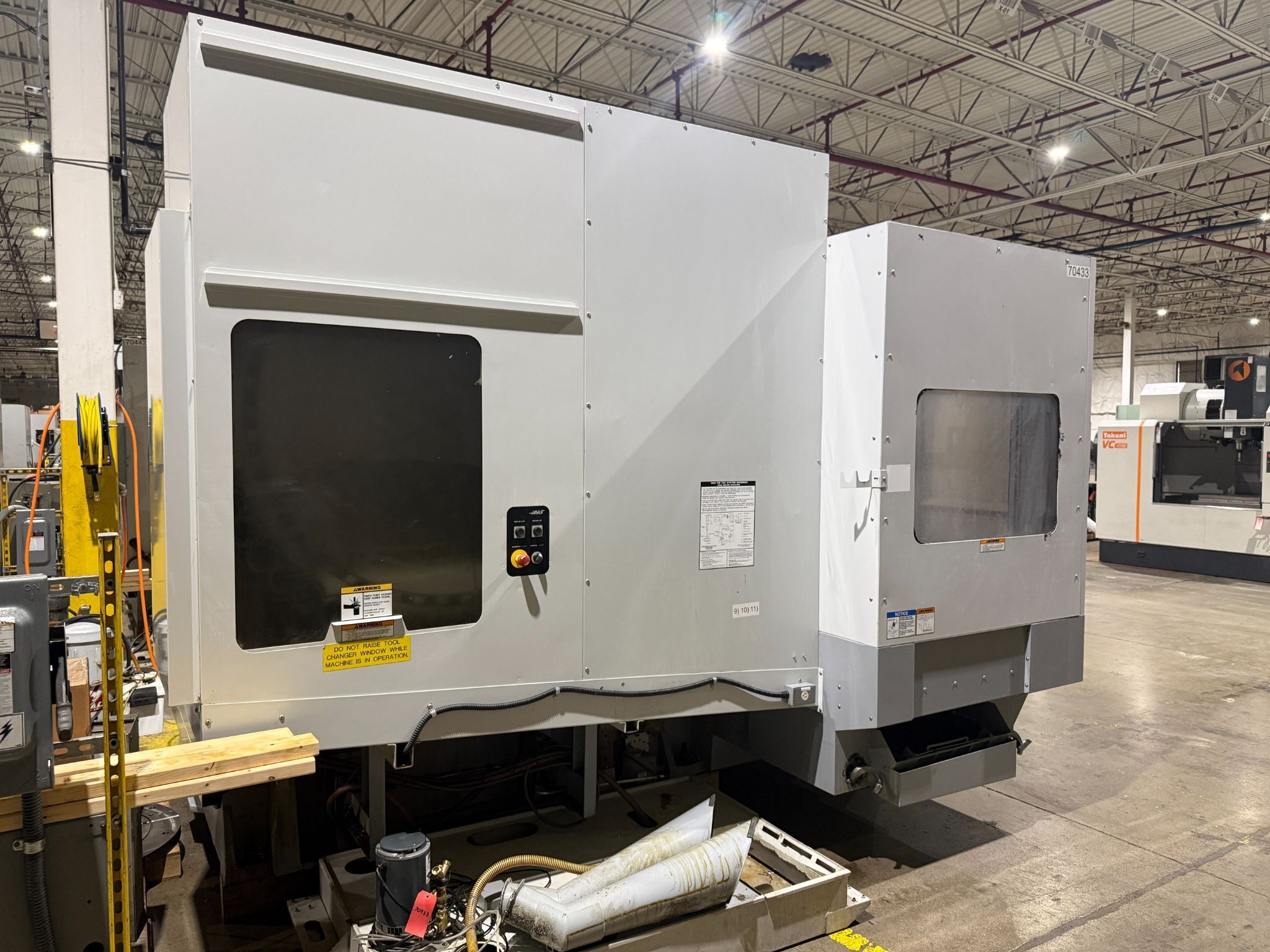 HAAS EC-1600-4X CNC Machines 10