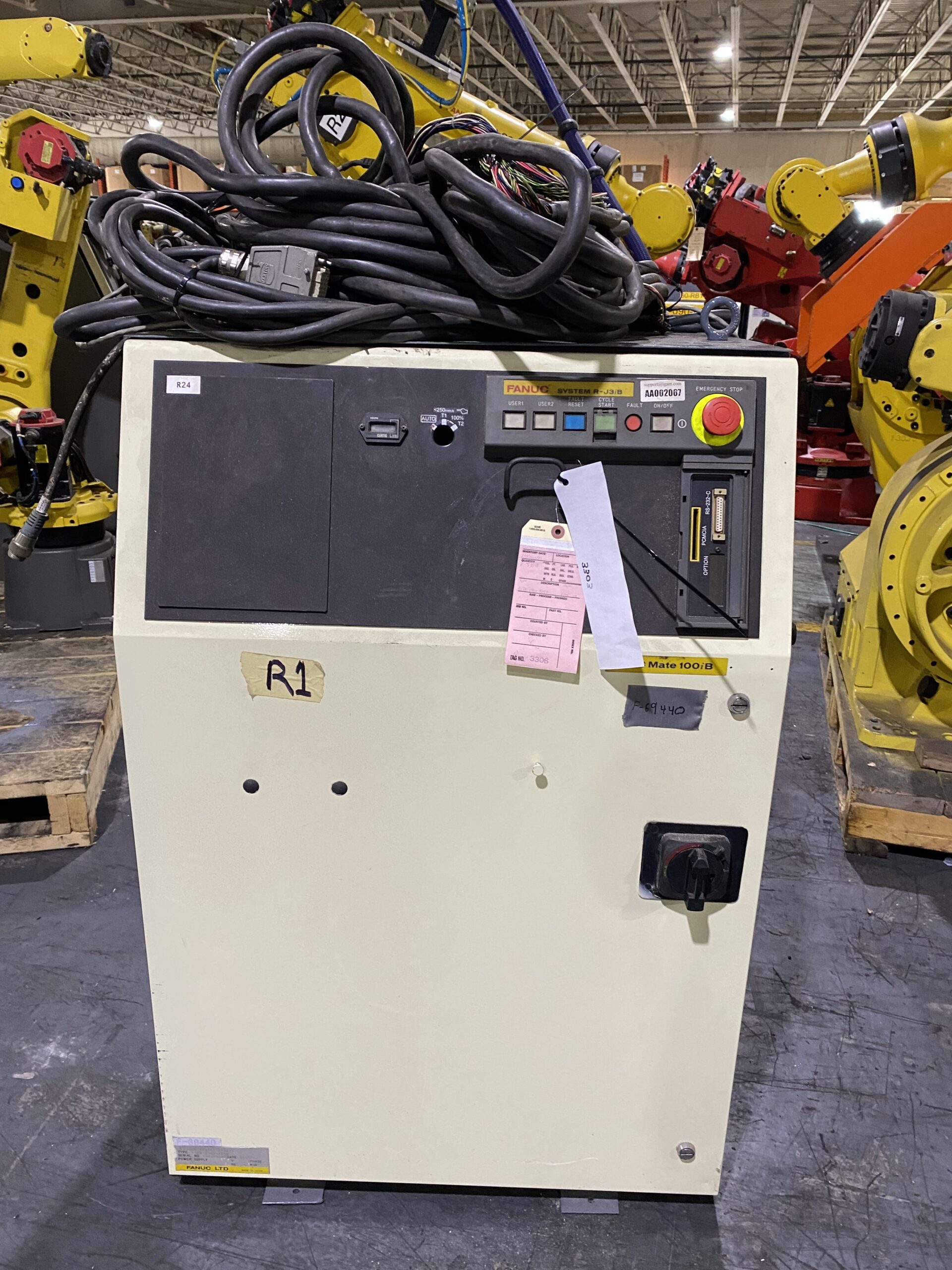 FANUC - ArcMate 100iB w/ R-J3iB Controls USED 4