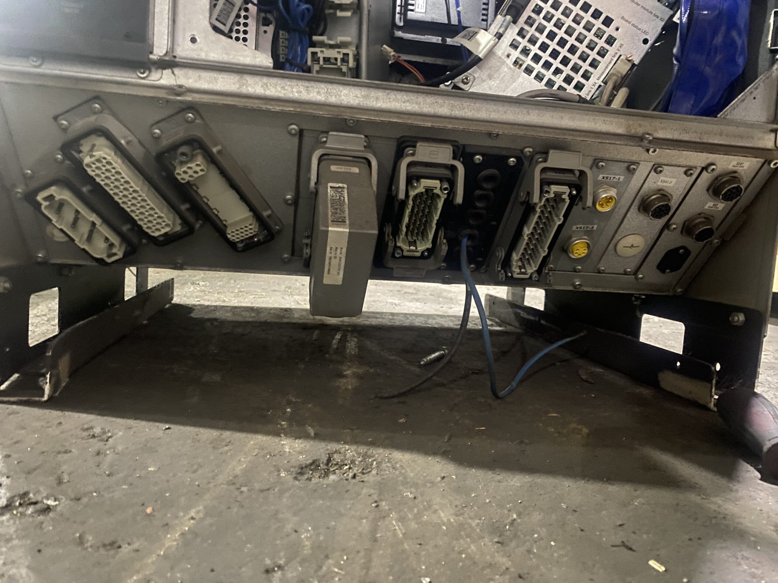 ABB - IRC5 M2004 Controls PARTS ONLY 9