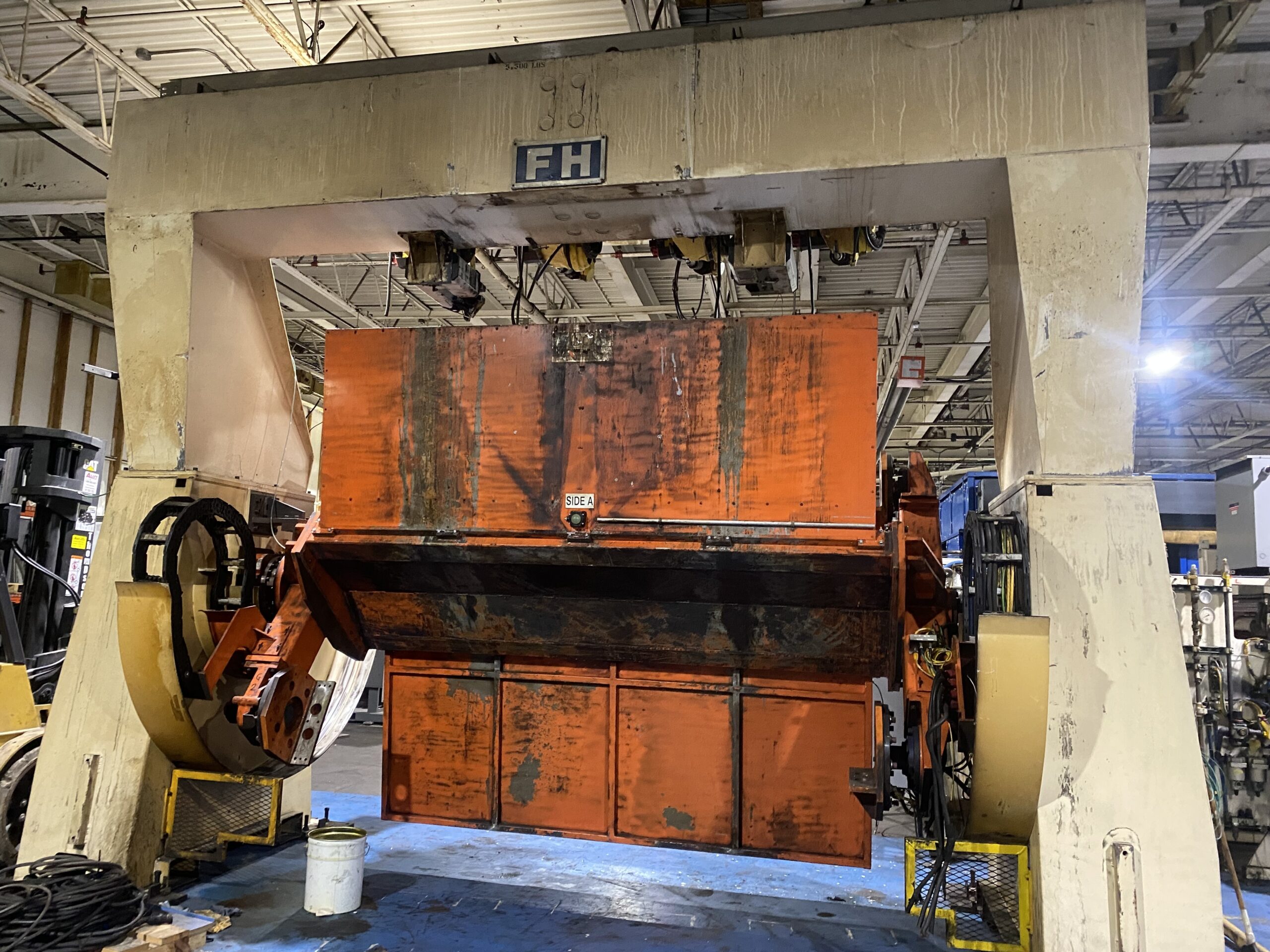 EASOM Ferris Wheel Trunnion w/ 4 Overhead ArcMate 120iC Robots AS-IS 2