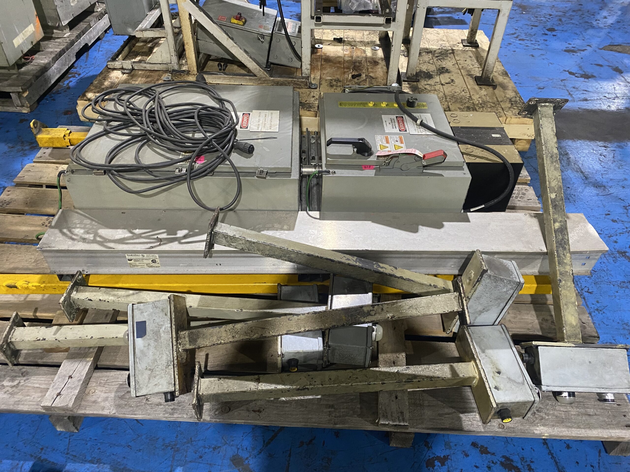 EASOM Ferris Wheel Trunnion w/ 4 Overhead ArcMate 120iC Robots AS-IS 7