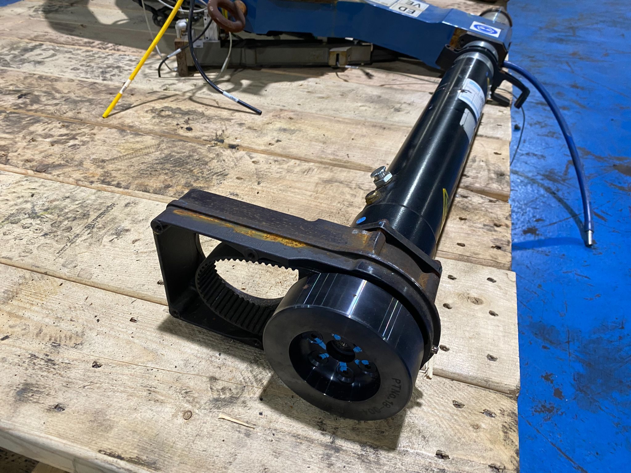 ATLAS COPCO HENROB 19865-1138 Self Piercing Riveter AS-IS 6
