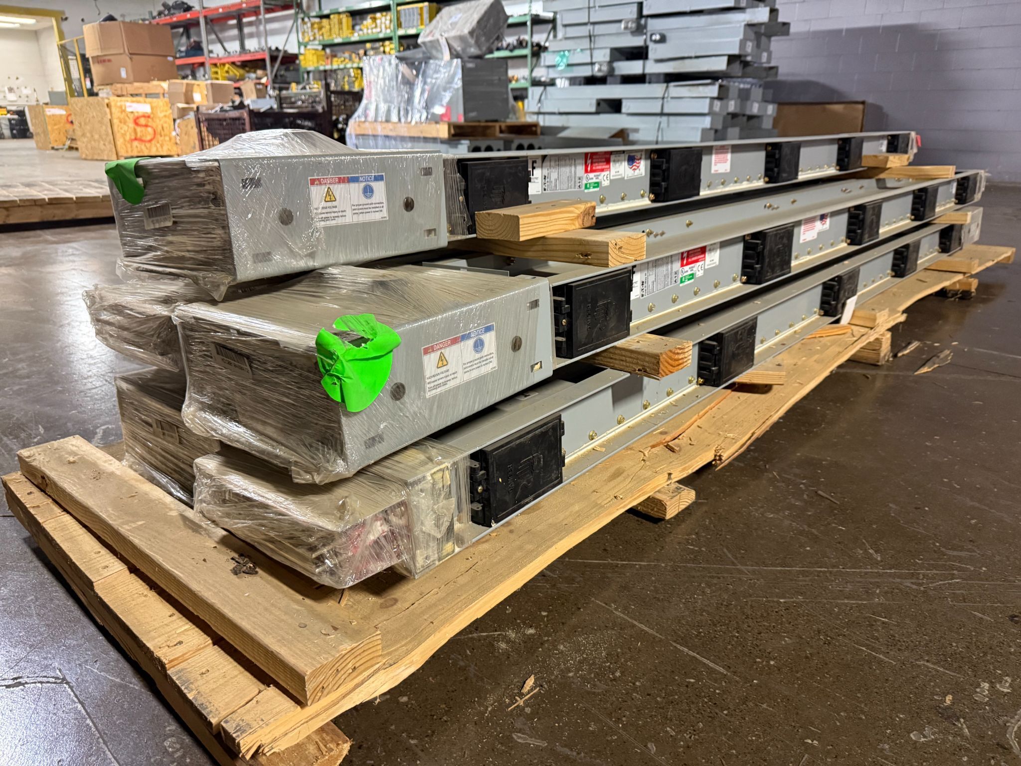 EATON 2500A POW-R-WAY III 10' Copper Straight Length Busway 480V, 3PH, 3G NEW 1