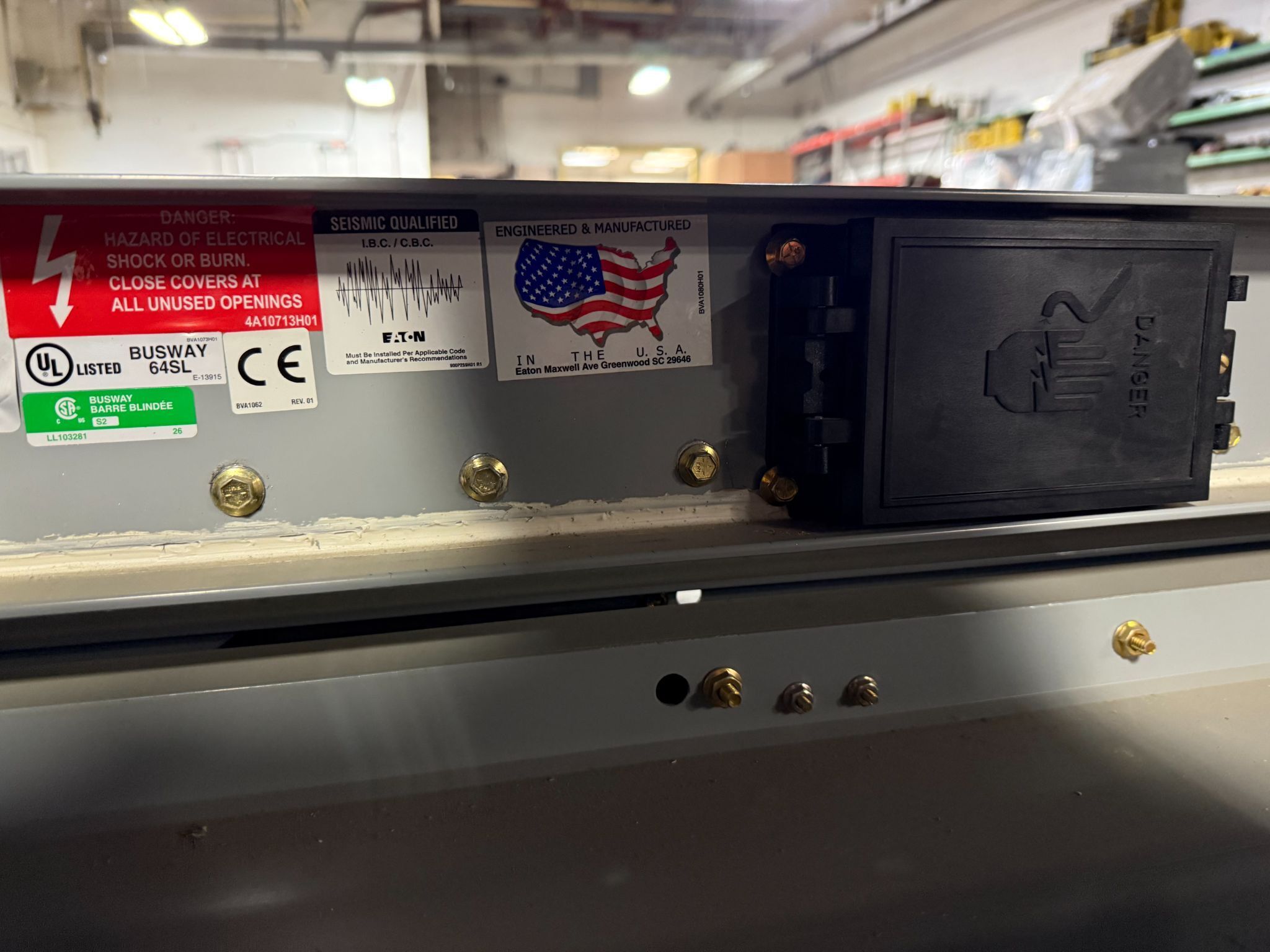 EATON 2500A POW-R-WAY III 10' Copper Straight Length Busway 480V, 3PH, 3G NEW 3