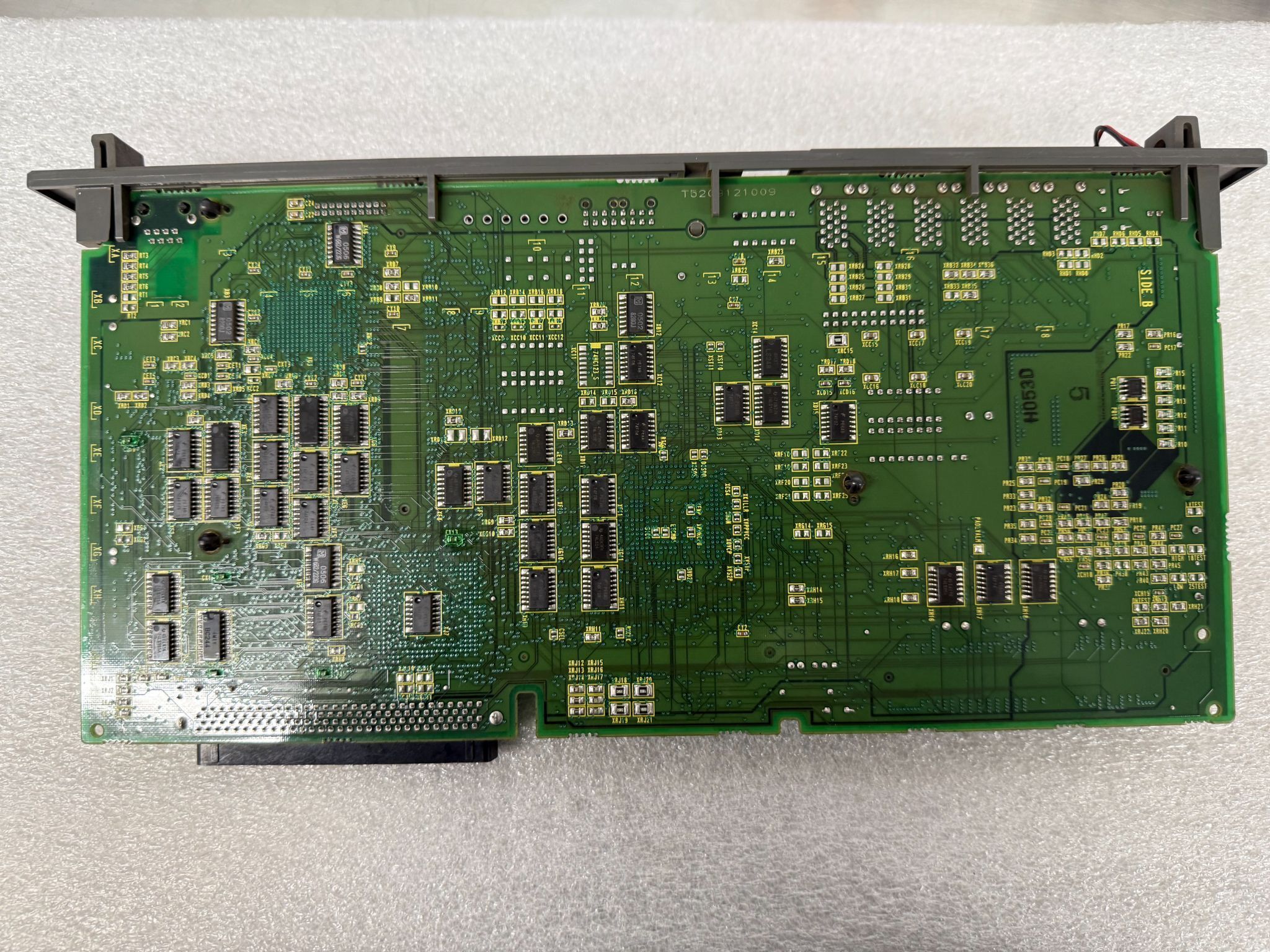 FANUC A16B-3200-0412/05A PCB - R-J3iB Main CPU USED 4