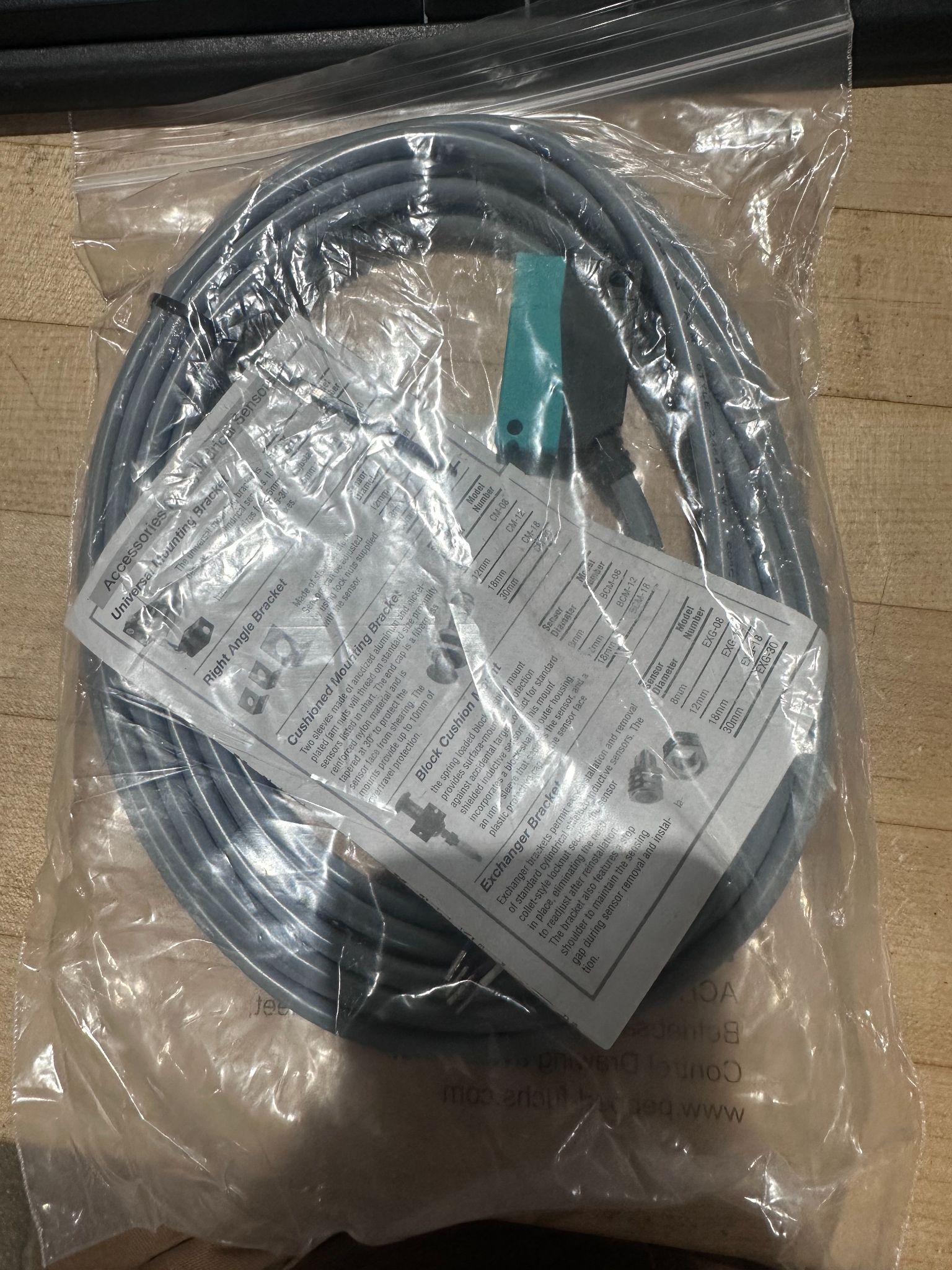 PEPPERL & FUCHS NBB4-F1-A0-5M Inductive Sensor New 0
