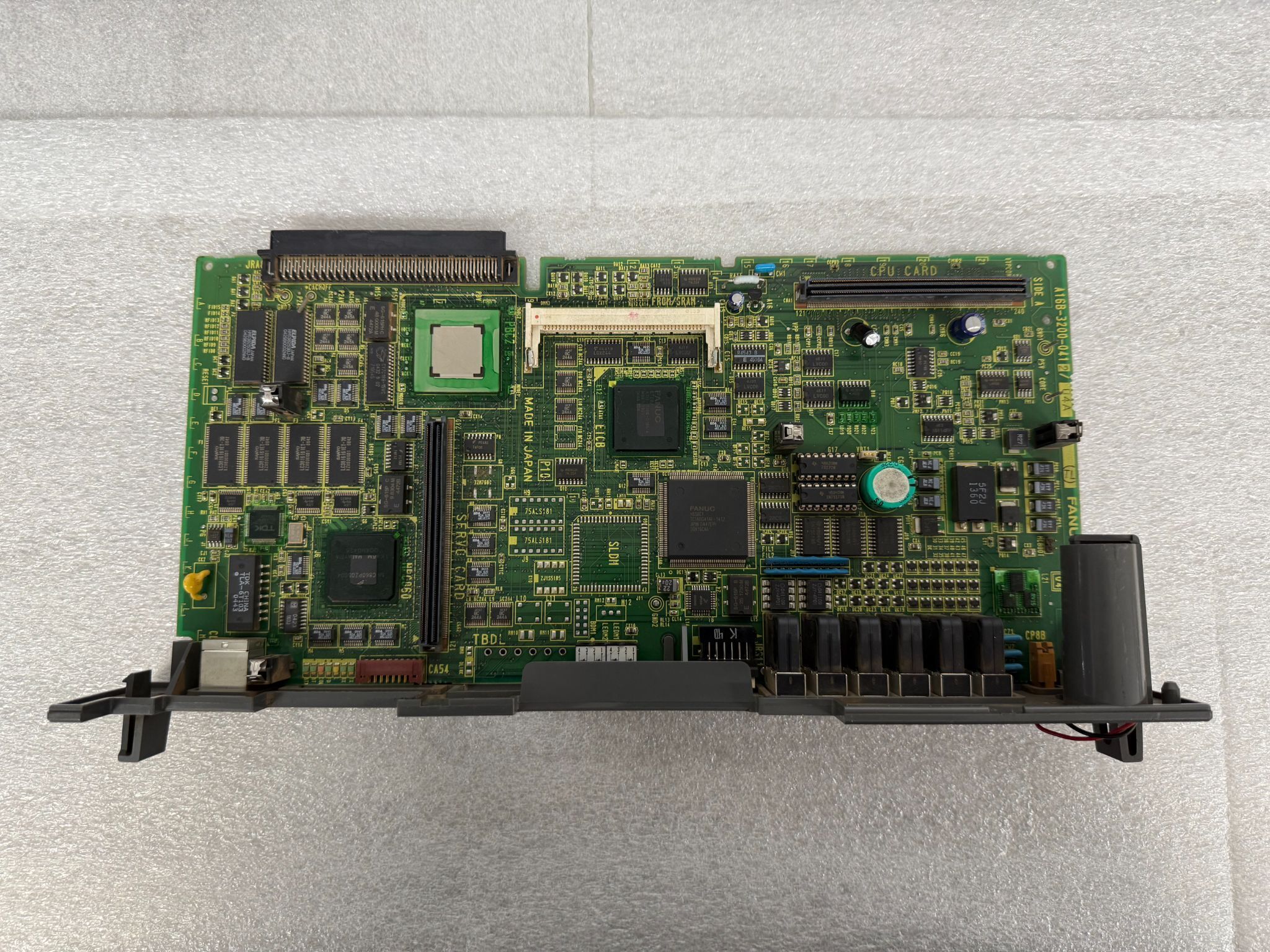 FANUC A16B-3200-0412/04A PCB - R-J3iB Main CPU USED 0