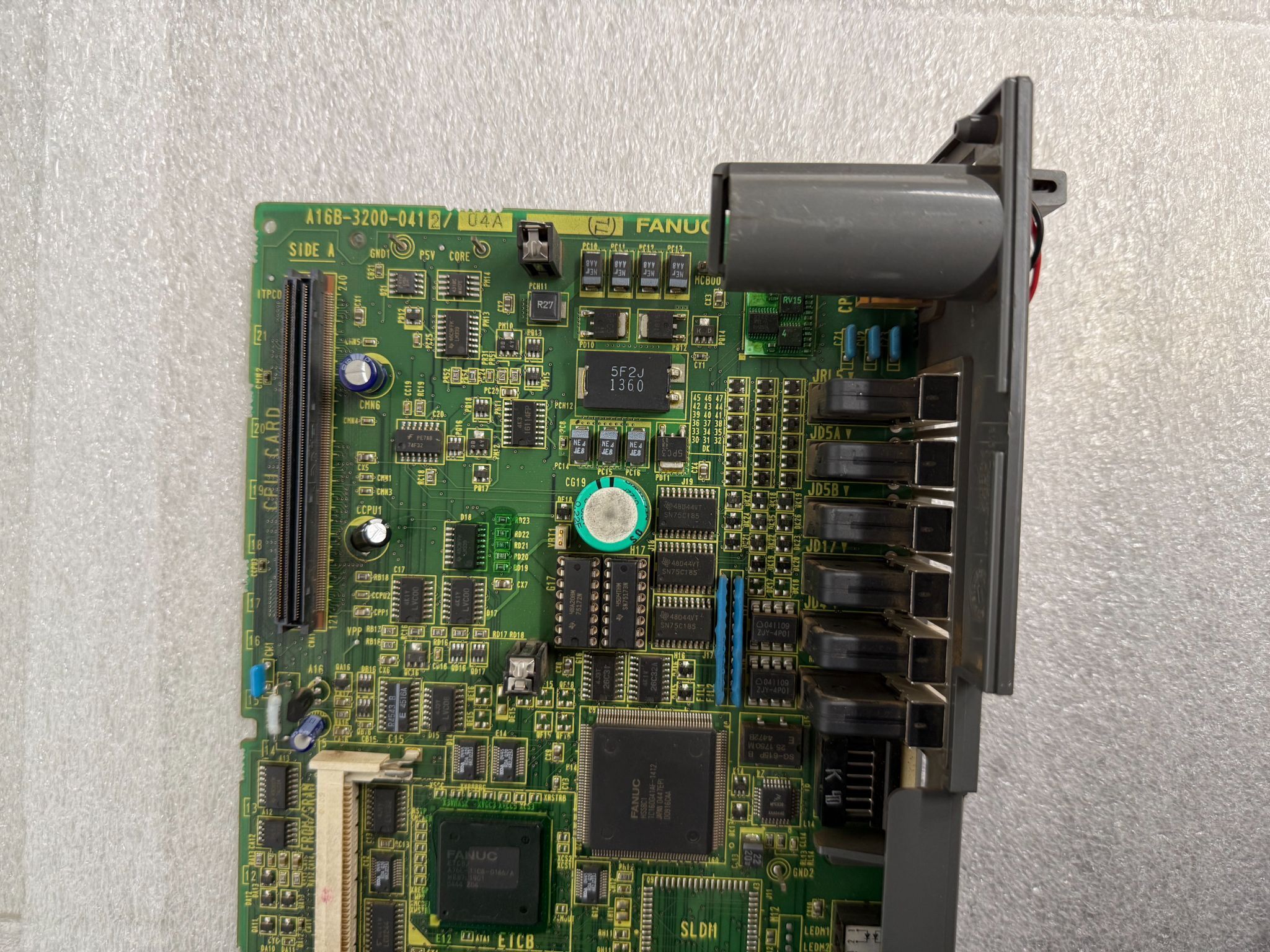 FANUC A16B-3200-0412/04A PCB - R-J3iB Main CPU USED 4
