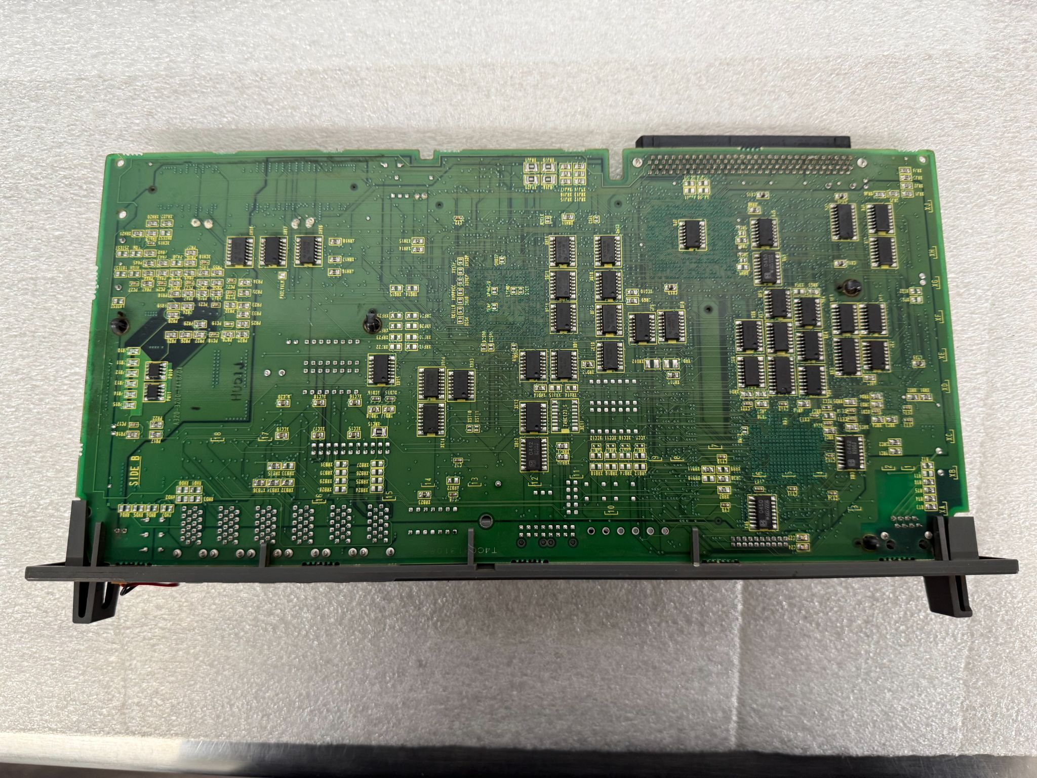 FANUC A16B-3200-0412/04A PCB - R-J3iB Main CPU USED 5