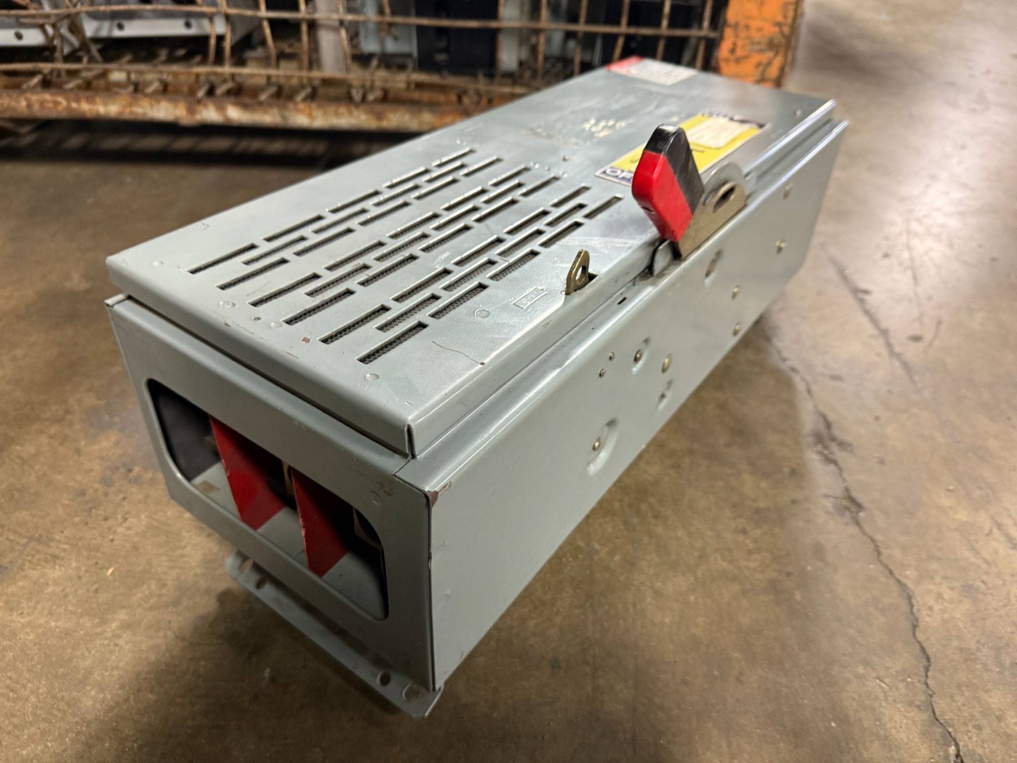 SQUARE D QMJ365 400A 600V Fusible Branch Switch USED 0