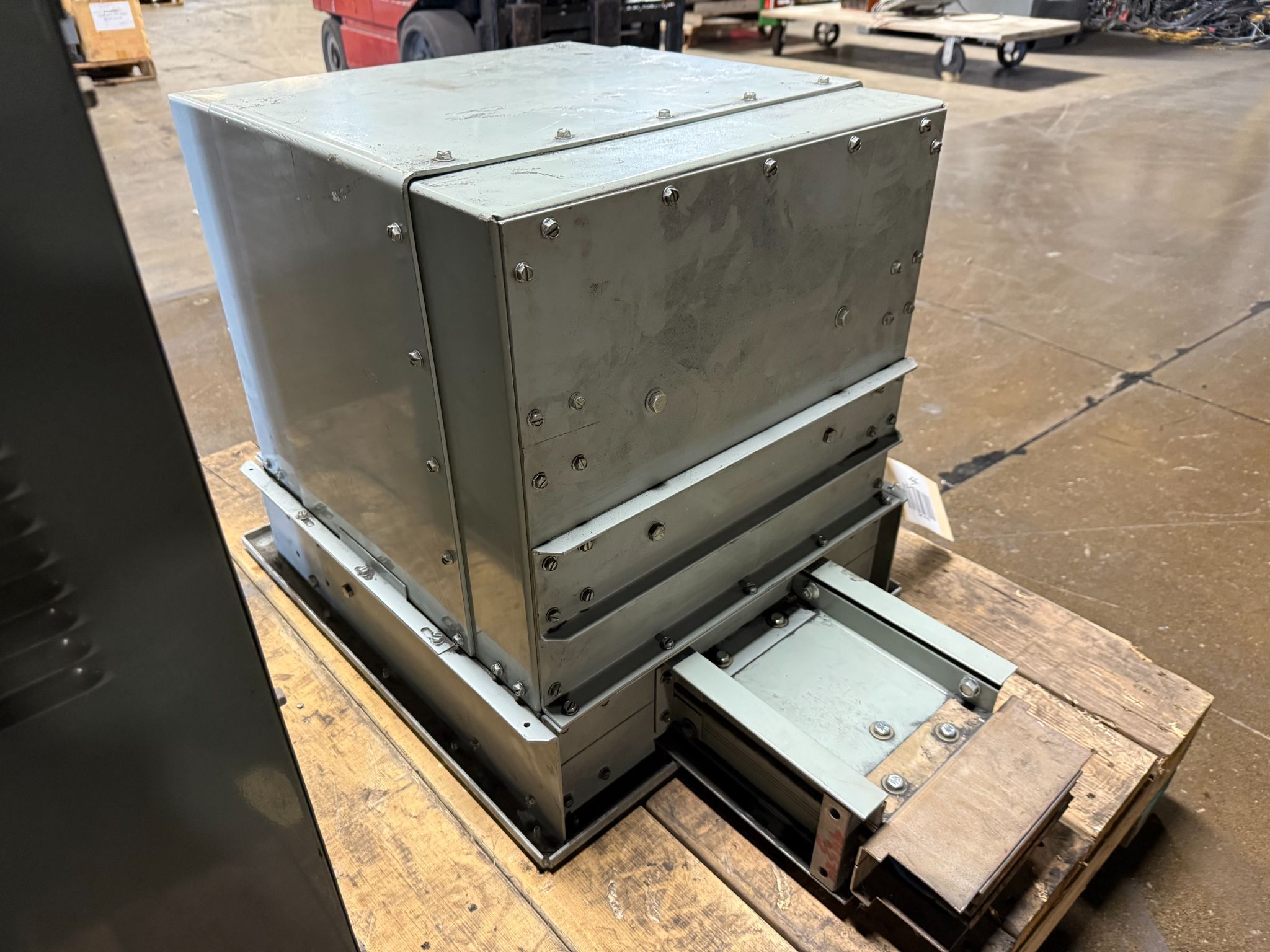 GE 1600A Spectra Series Copper Expansion Joint 600V, 3PH, 3G, INDR USED 2