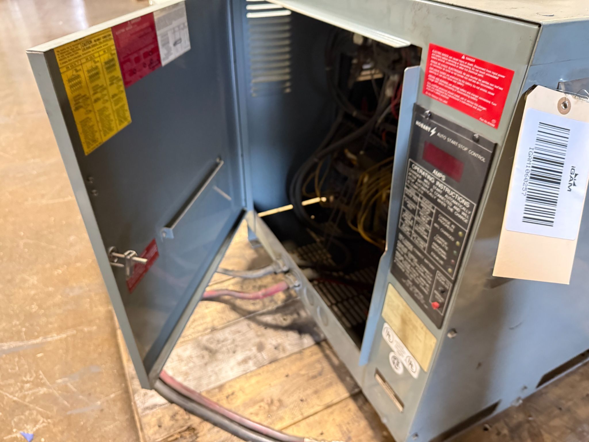 HOBART 1200C3-18 ACCU-CHARGER 36V, 240A, 3PH USED - AS-IS 3