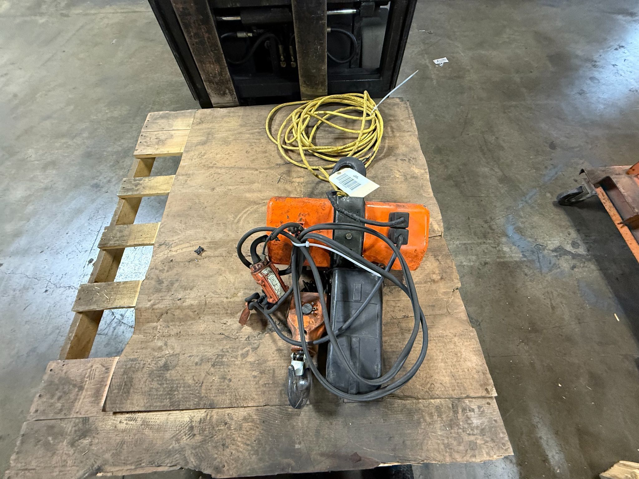 HITACHI 2RS-3-10 JET ELECTRIC 4400lbs Capacity Chain Hoist USED 0