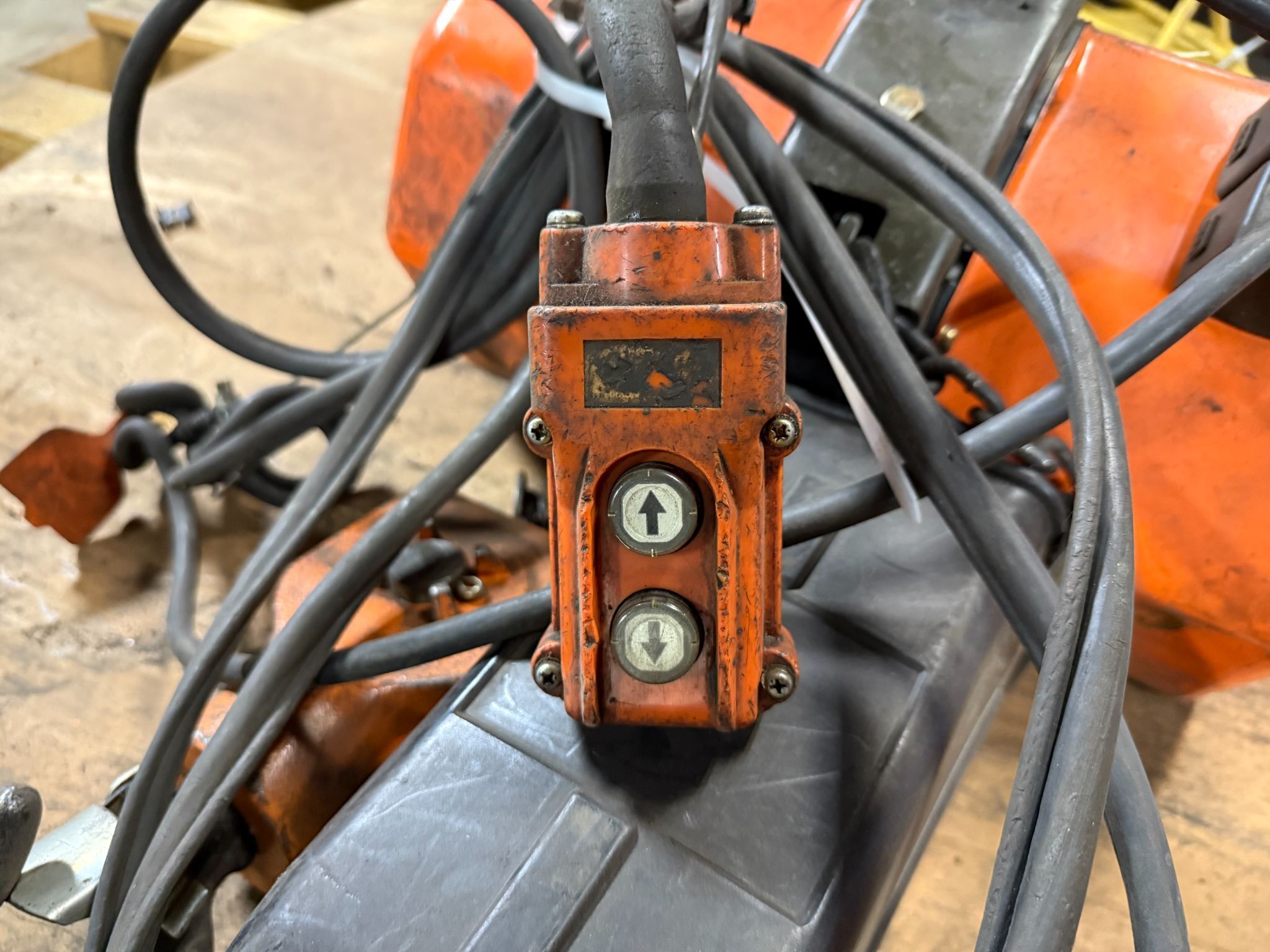 HITACHI 2RS-3-10 JET ELECTRIC 4400lbs Capacity Chain Hoist USED 1