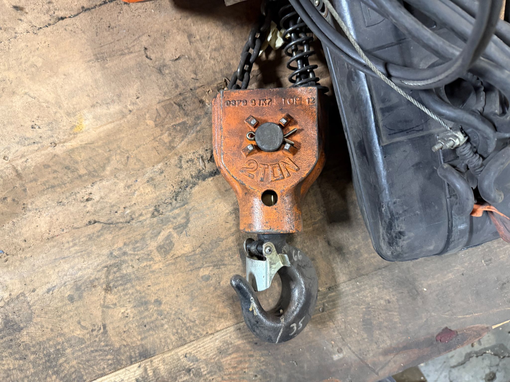 HITACHI 2RS-3-10 JET ELECTRIC 4400lbs Capacity Chain Hoist USED 2
