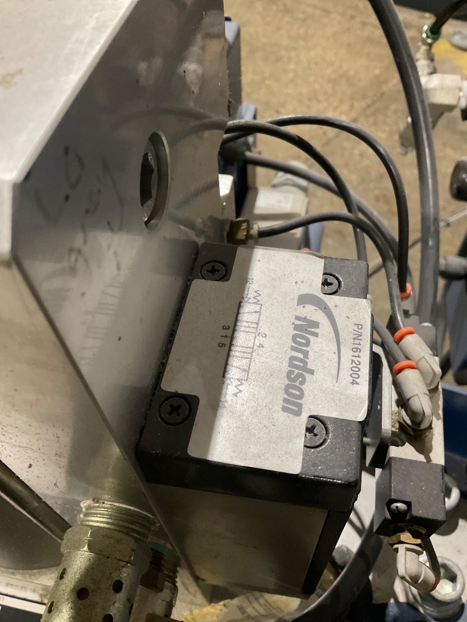 NORDSON RHINO TWIN POST INDUSTRIAL DISPENSING SYSTEM; USED 9