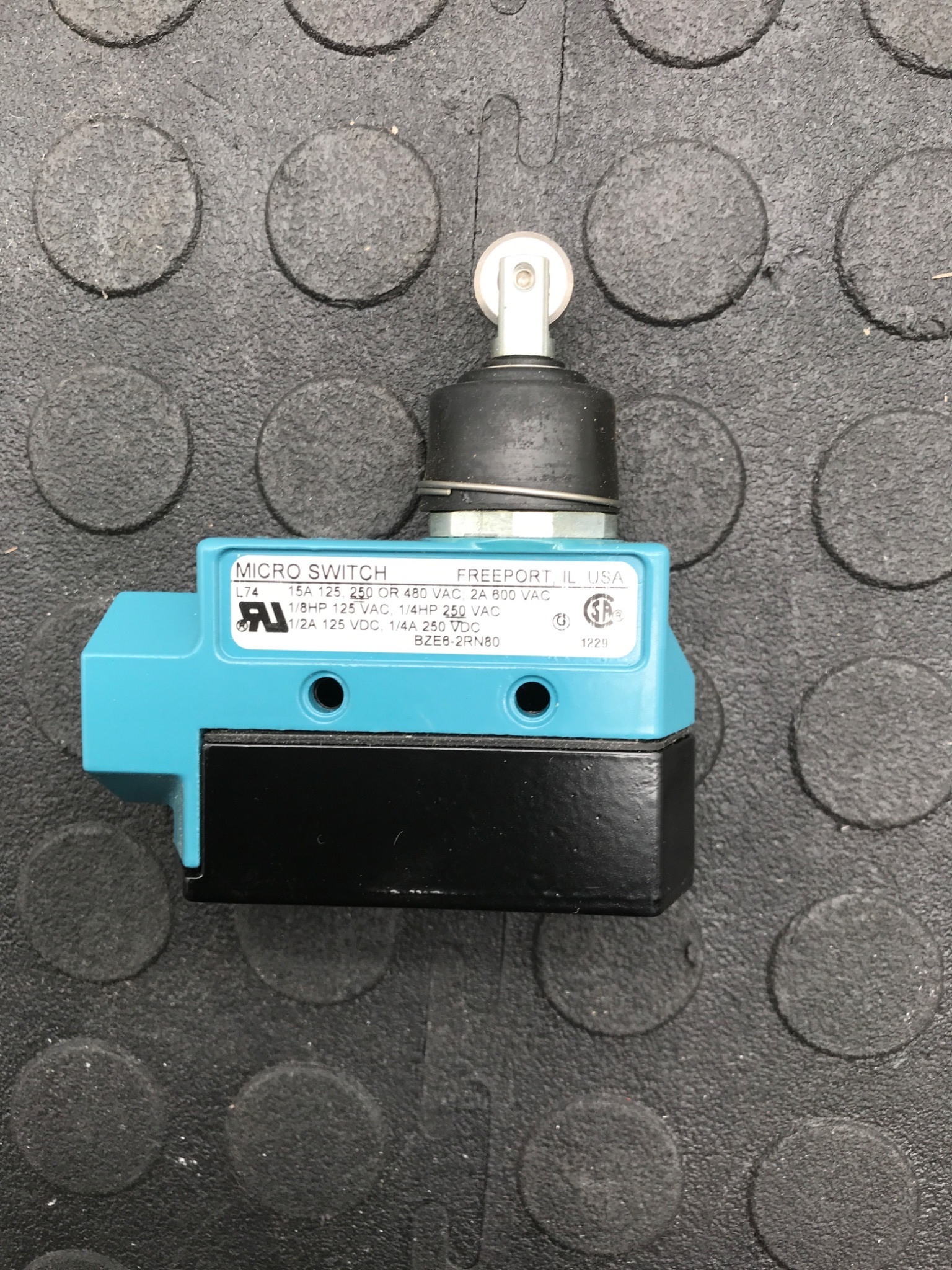 HONEYWELL BZE6‑2RN80 Micro Switch NEW 2