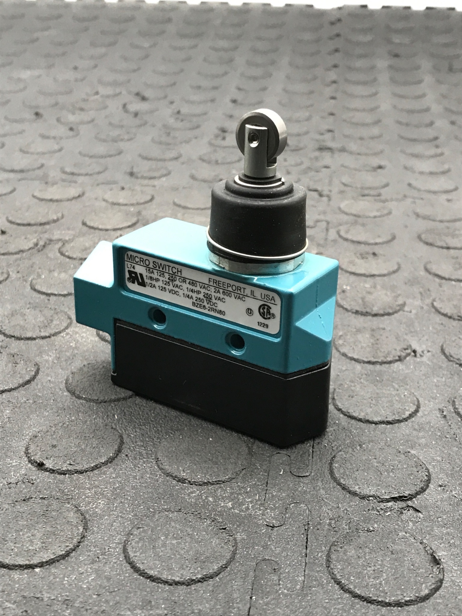 HONEYWELL BZE6‑2RN80 Micro Switch NEW 4