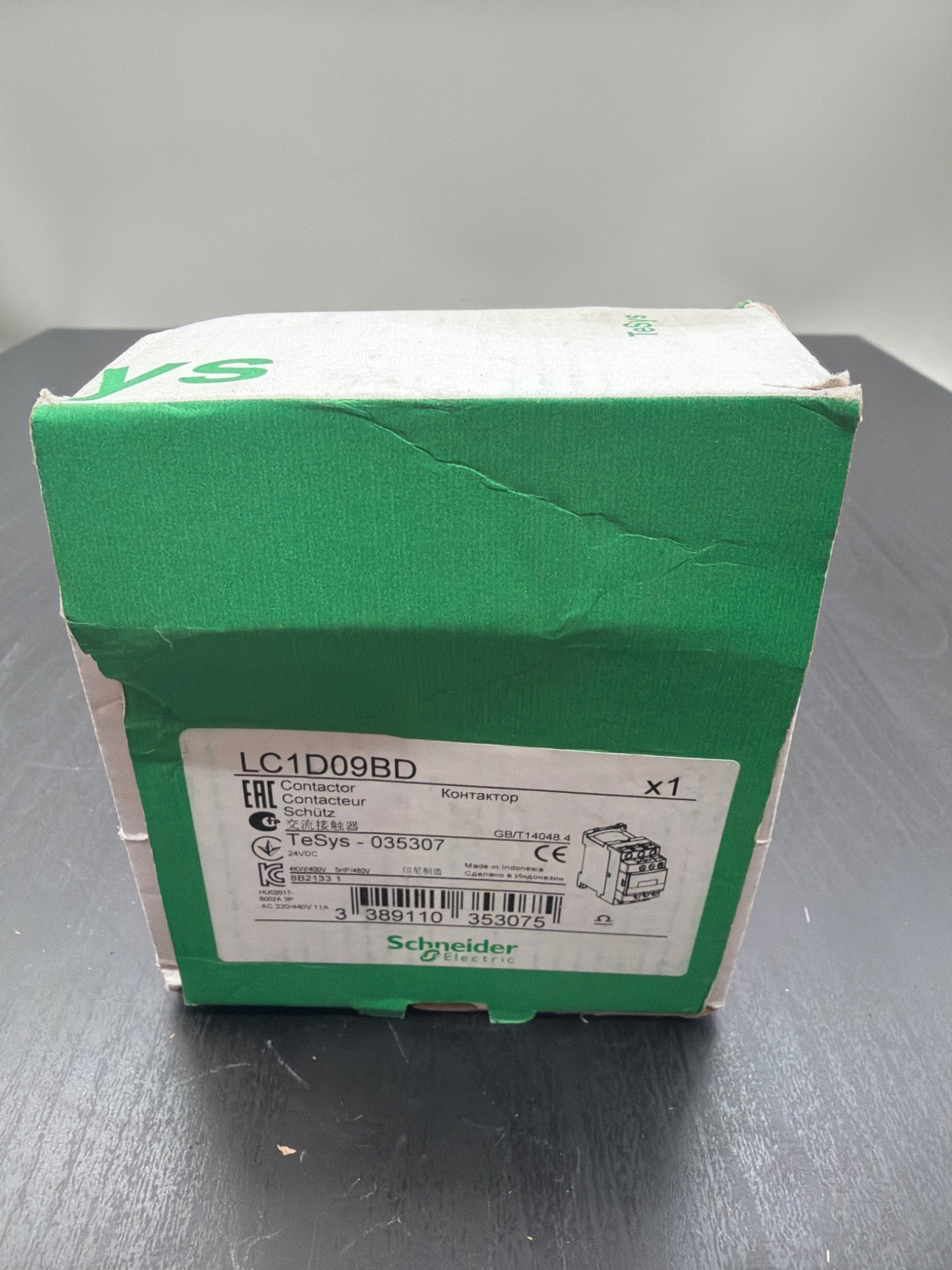 SCHNEIDER ELECTRIC LC1D09BD TeSys D Contactor NEW 0