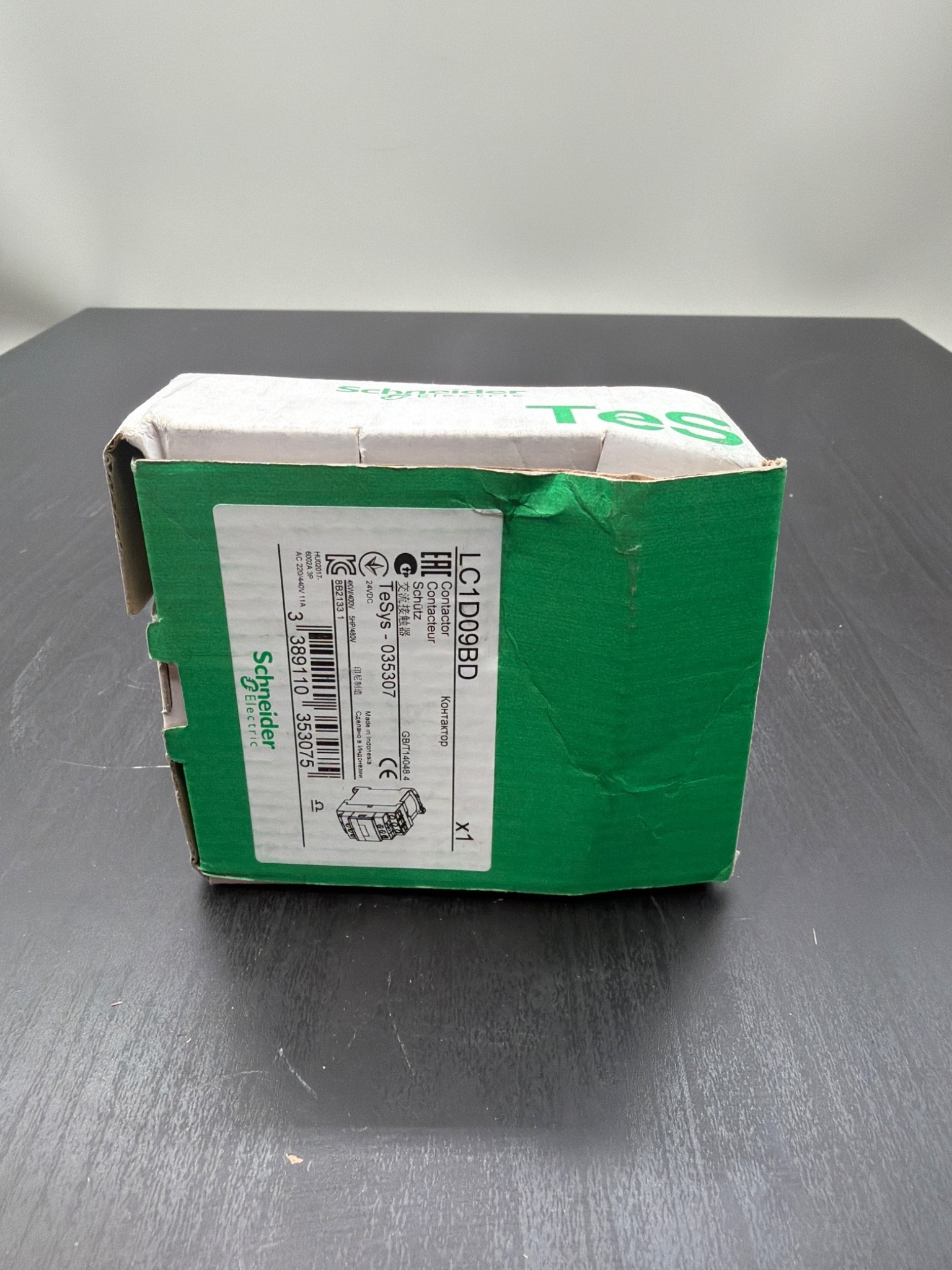SCHNEIDER ELECTRIC LC1D09BD TeSys D Contactor NEW 2