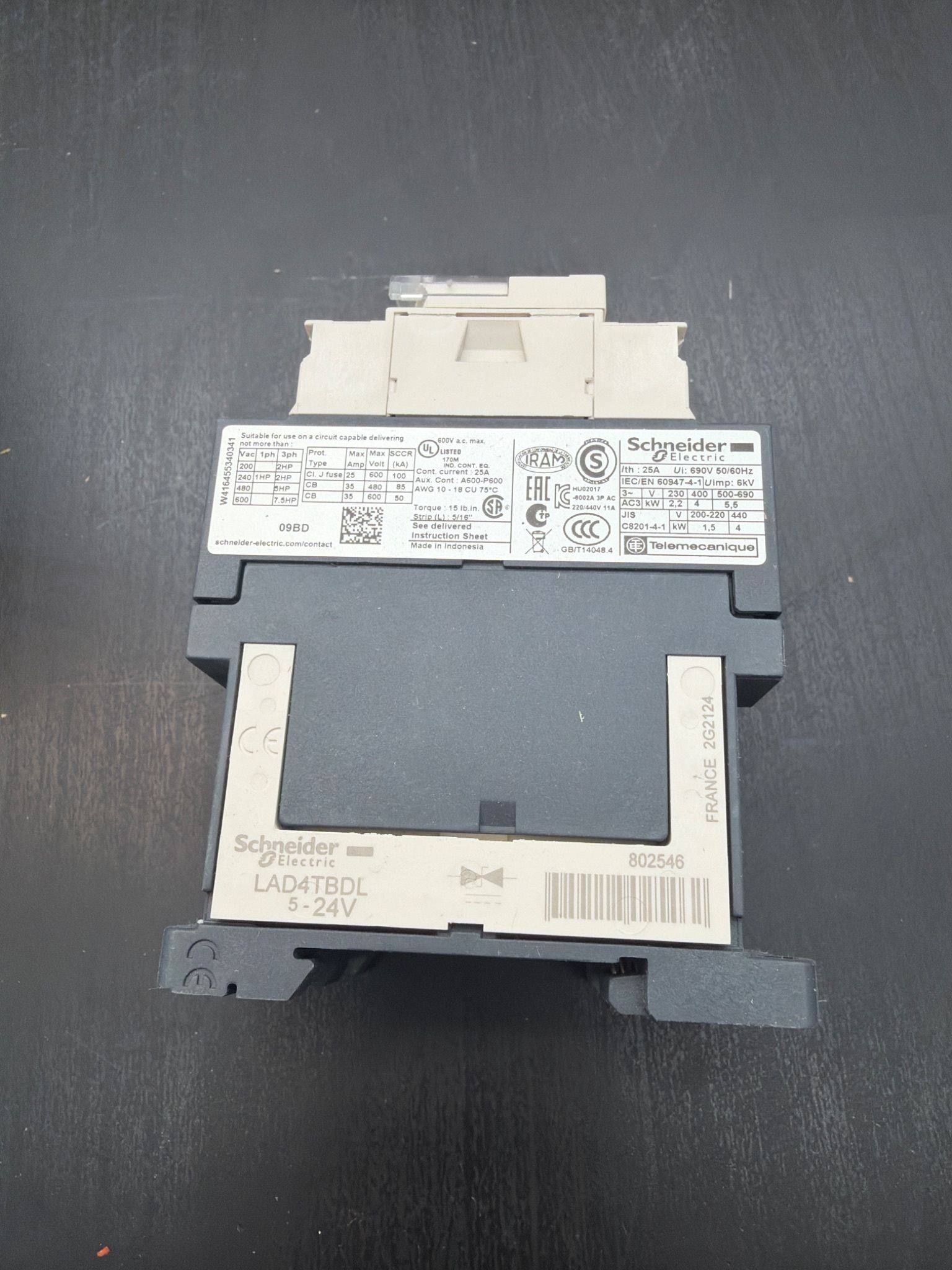 SCHNEIDER ELECTRIC LC1D09BD TeSys D Contactor NEW 3