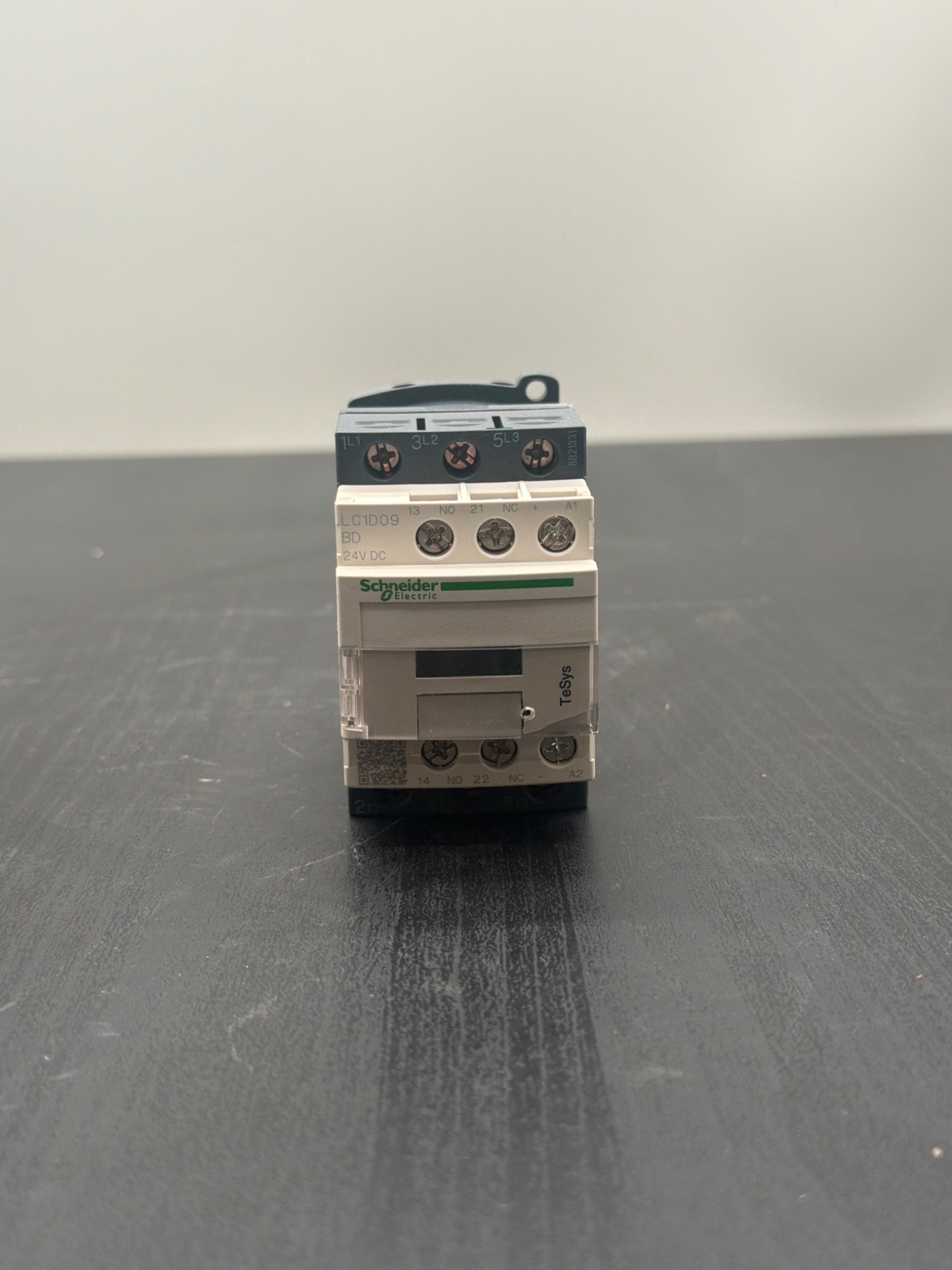 SCHNEIDER ELECTRIC LC1D09BD TeSys D Contactor NEW 4