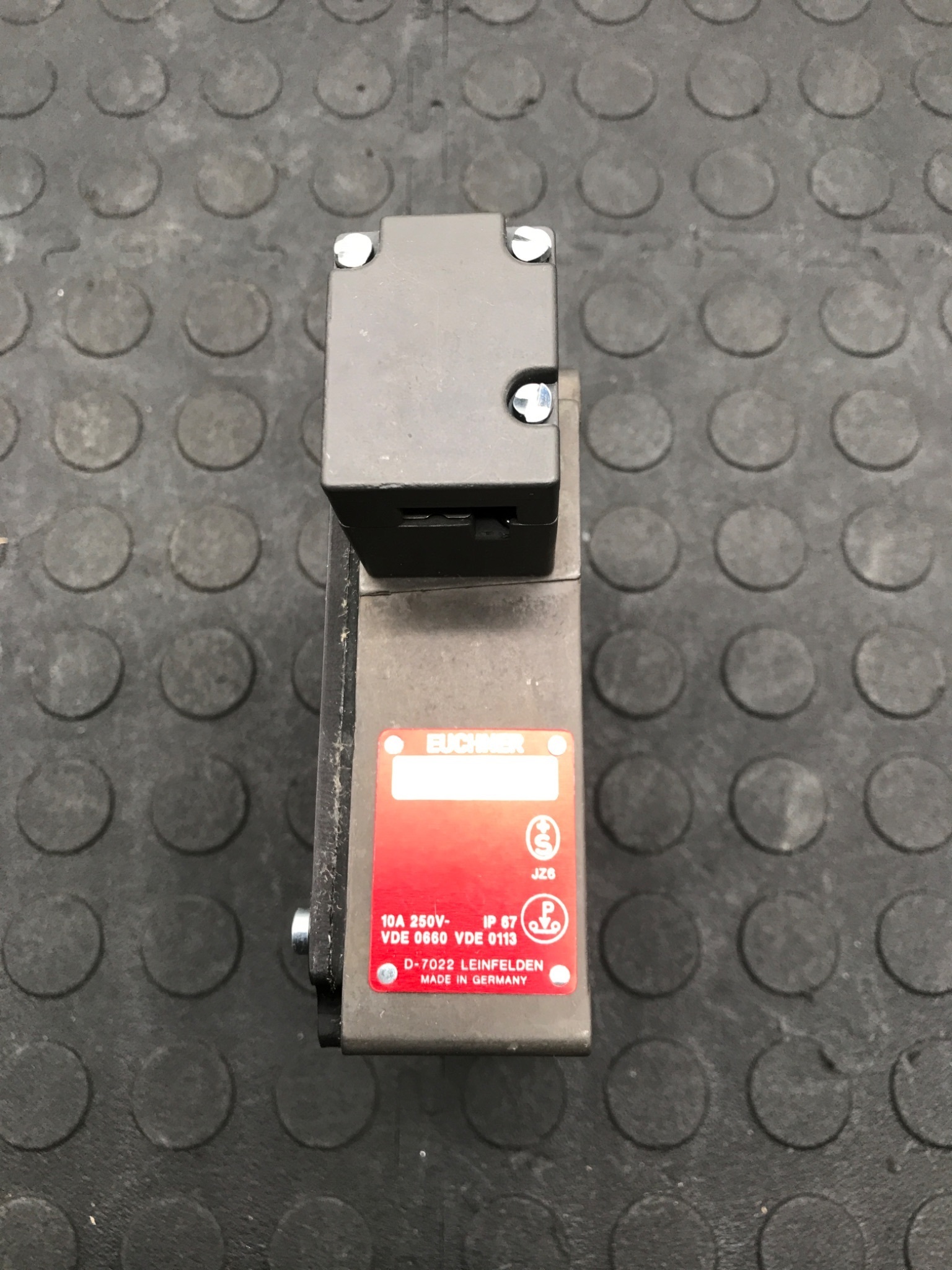 EUCHNER TZ1LC024PG Safety Interlock Switch NEW 3