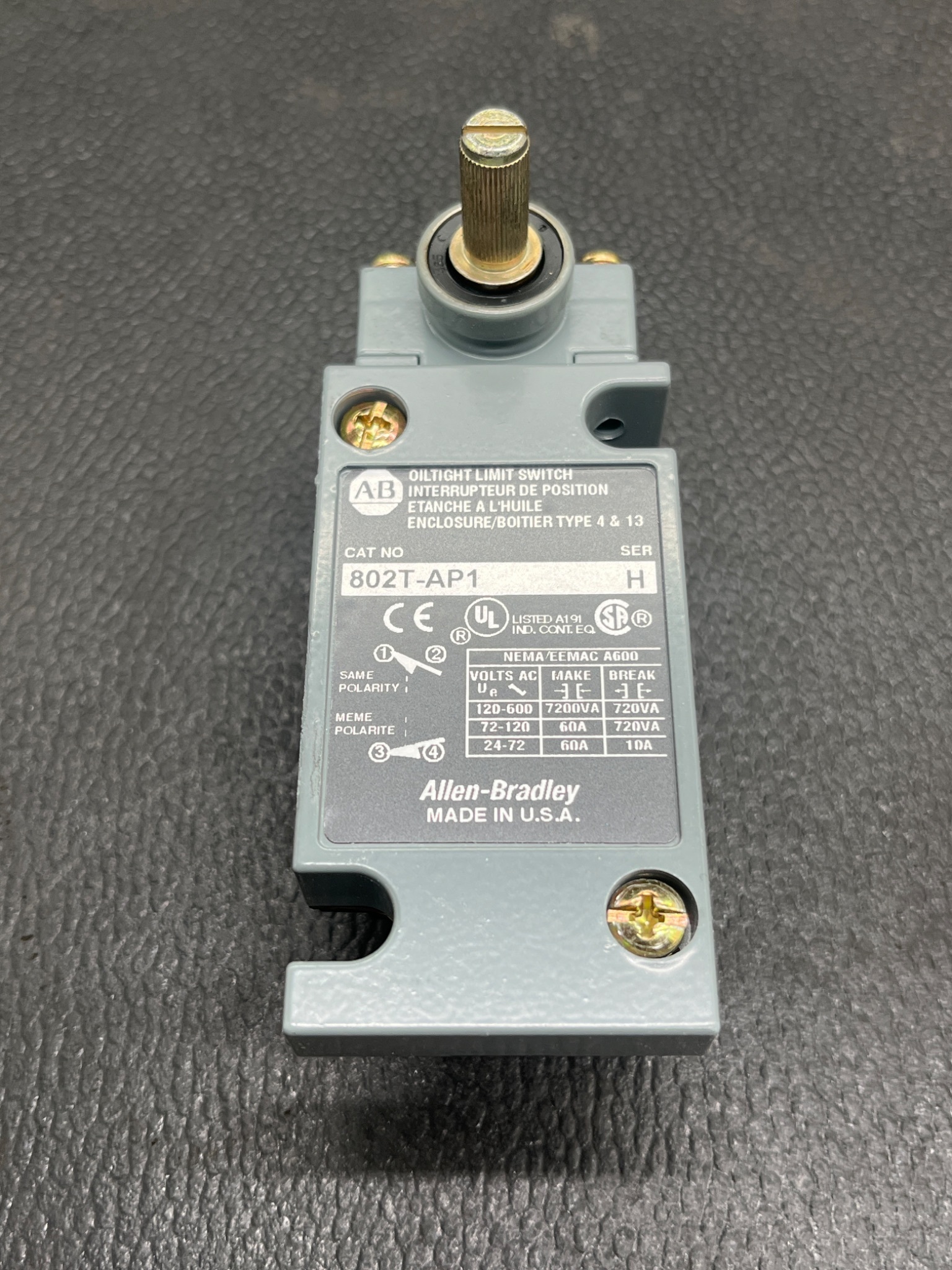 ALLEN BRADLEY 802T‑AP1 Oiltight Limit Switch NEW 2