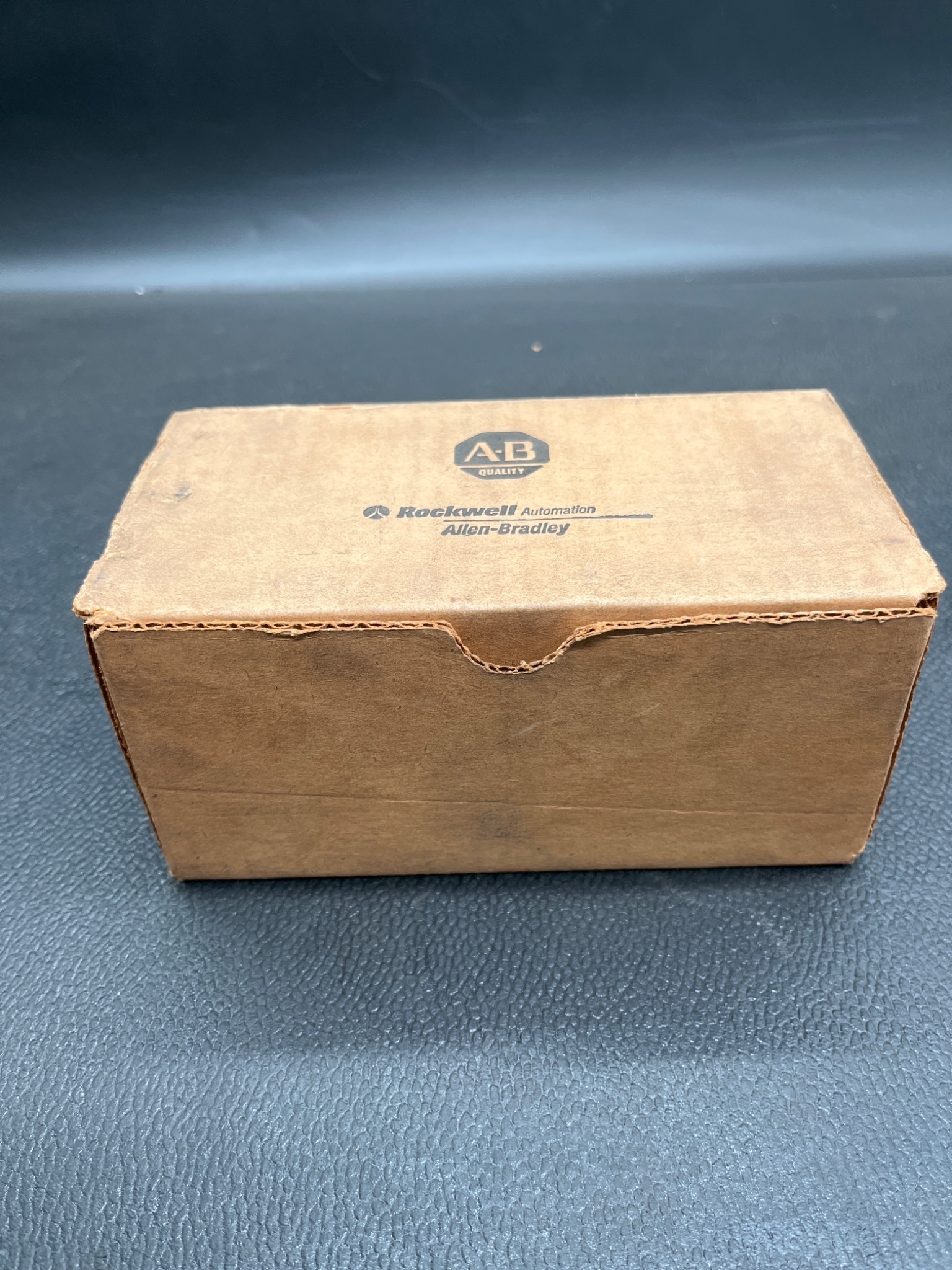 ALLEN BRADLEY 100‑A09NZ243 24V DC Contactor NEW 5