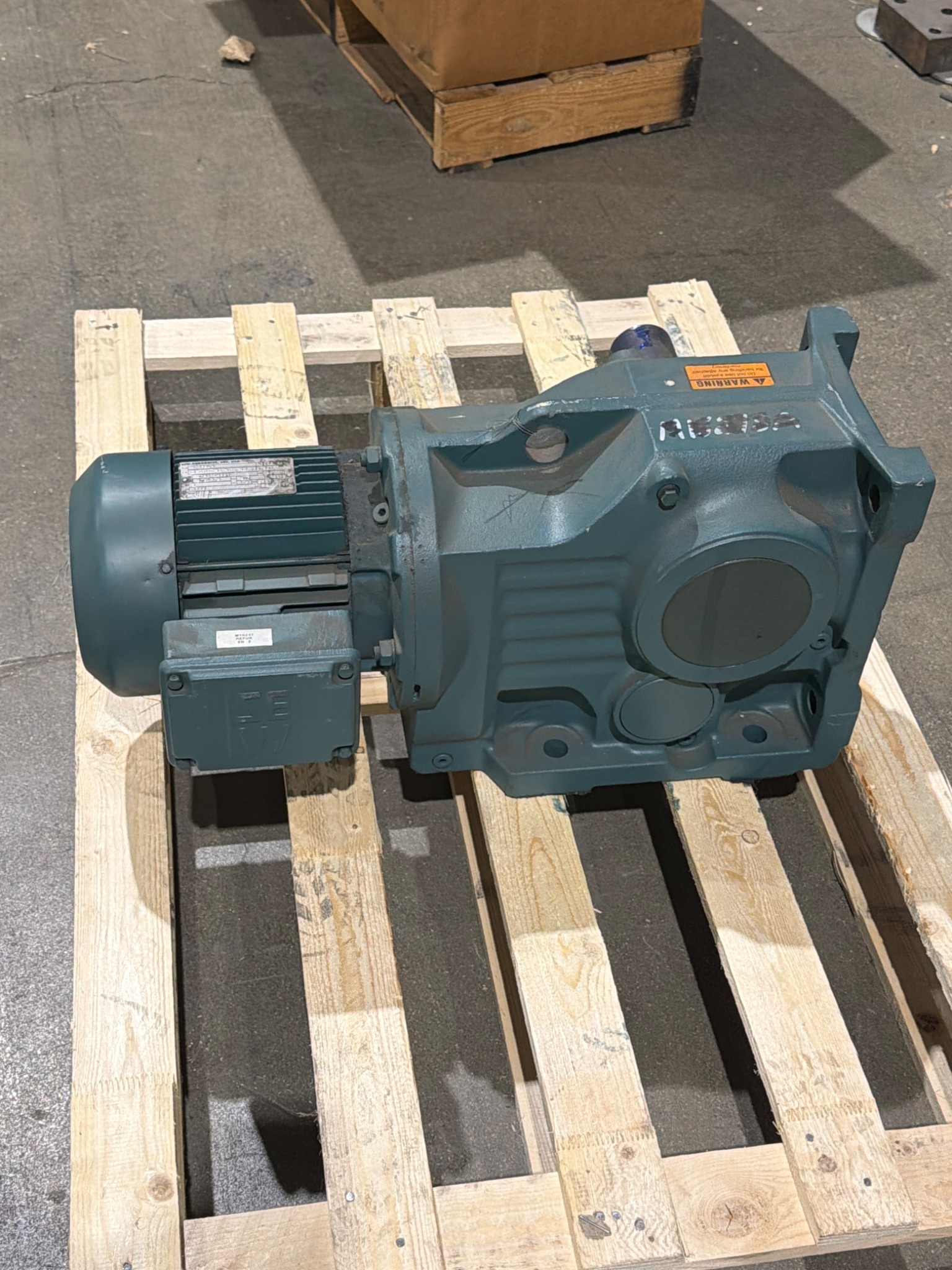 SEW‑EURODRIVE DFT90L4/K87DT90L4 2HP Gearmotor USED 1