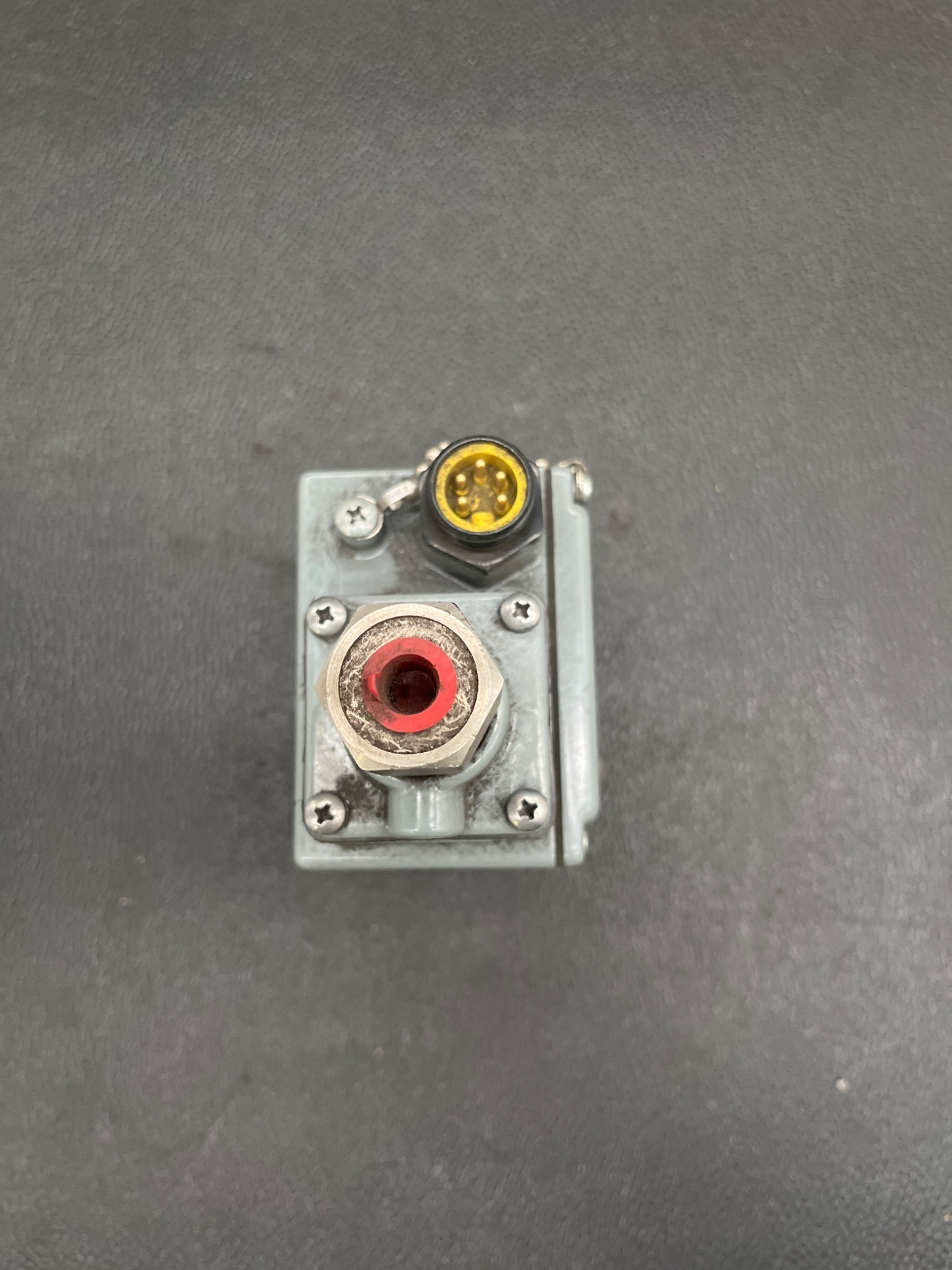 SQUARE D 9012‑GCW‑3 Industrial Pressure Switch USED 4