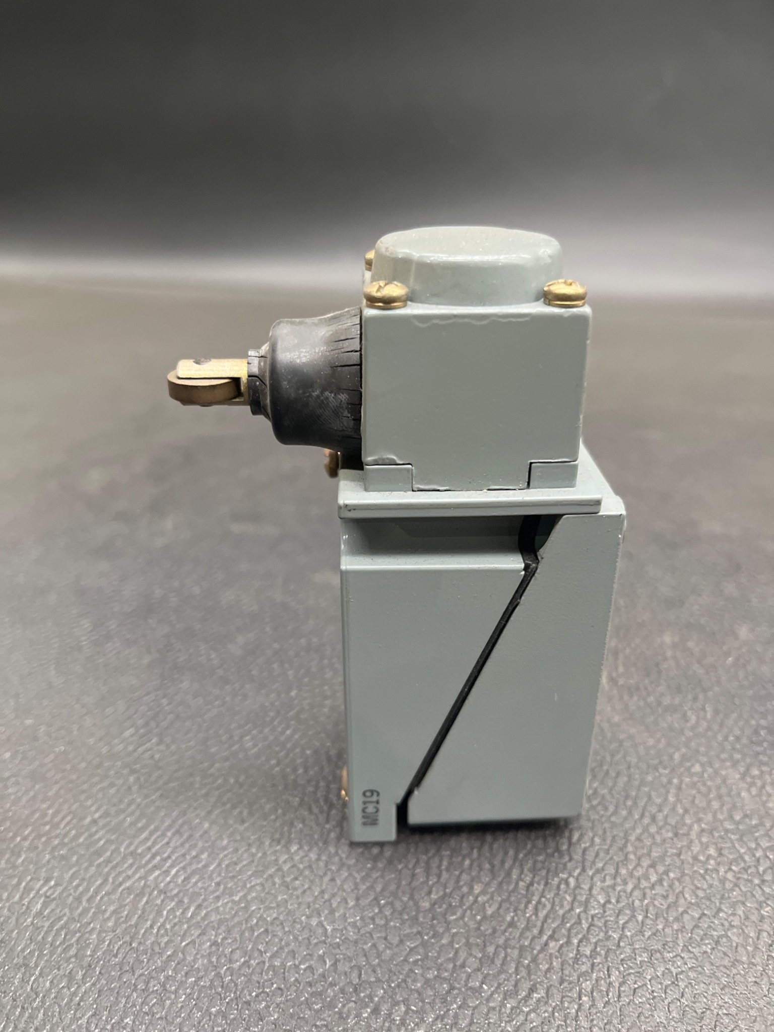 ALLEN BRADLEY 802T‑K1P Oiltight Limit Switch USED 1