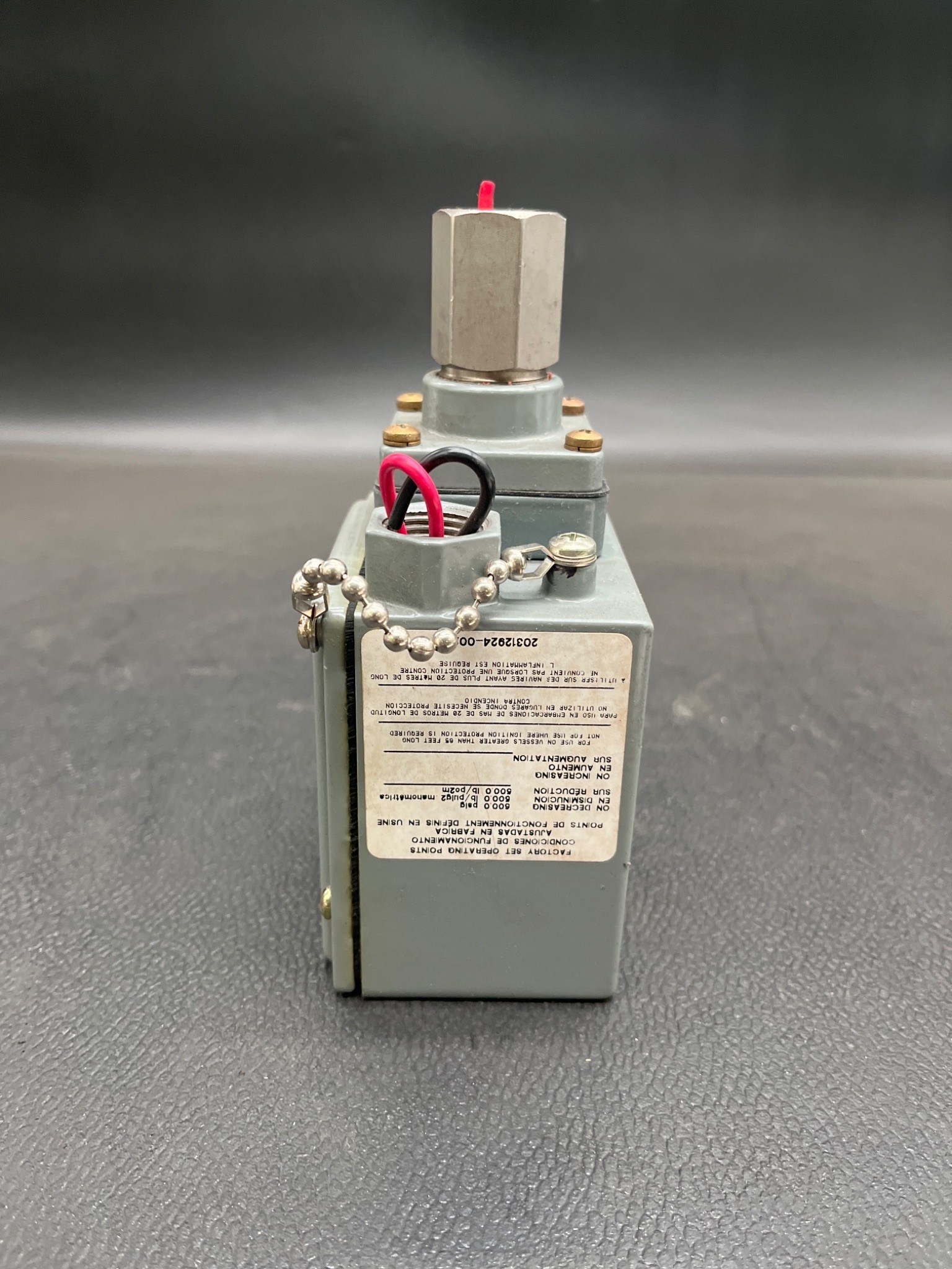 SQUARE D 9012‑GFW‑1 High‑Pressure Industrial Pressure Switch USED 1