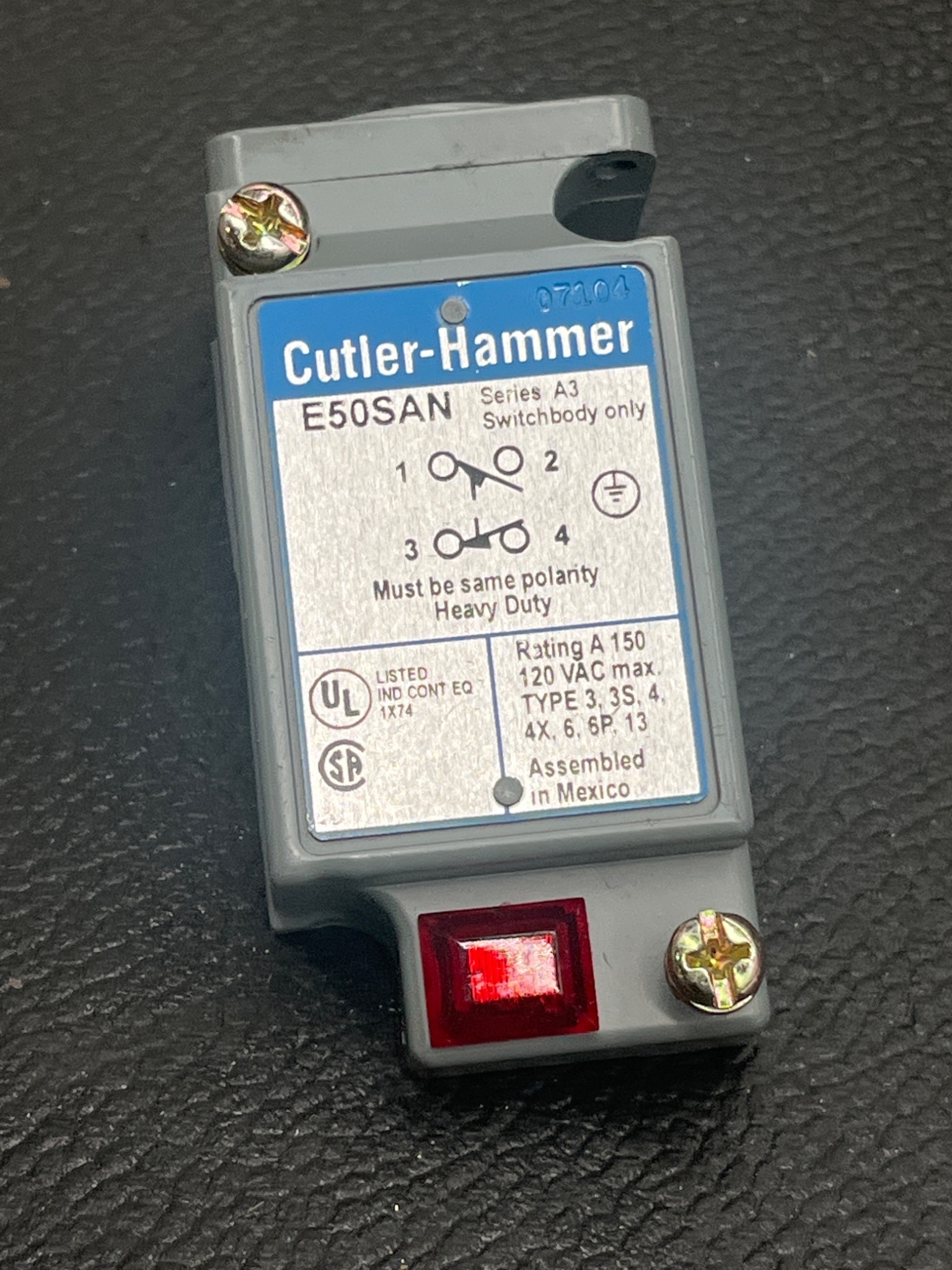 EATON CUTLER-HAMMER E50SAN Heavy-Duty Limit Switch Body NEW 4