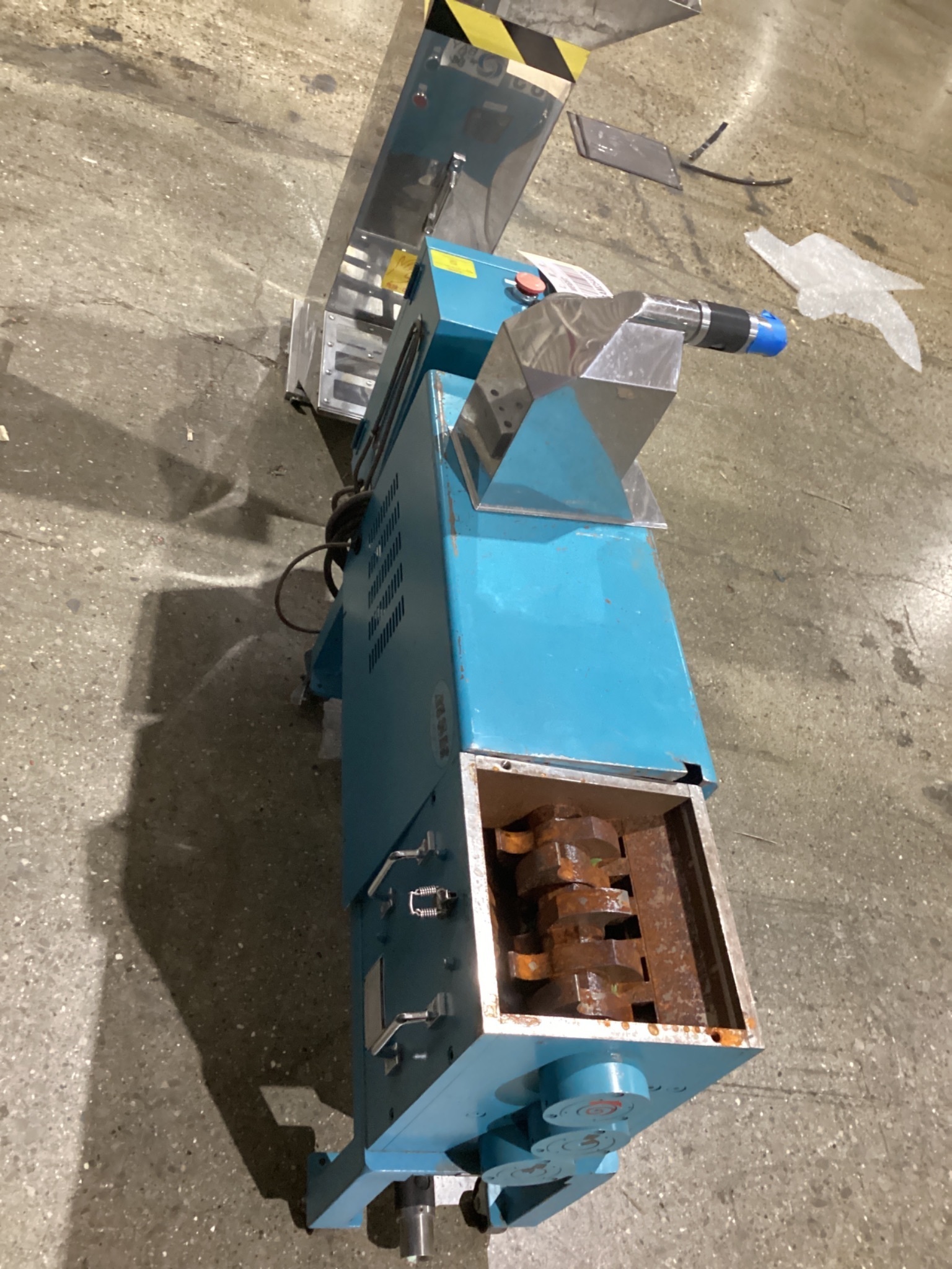 MEISEI KINZOKU FRX C3B PLASTIC GRANULATOR 460V USED 4