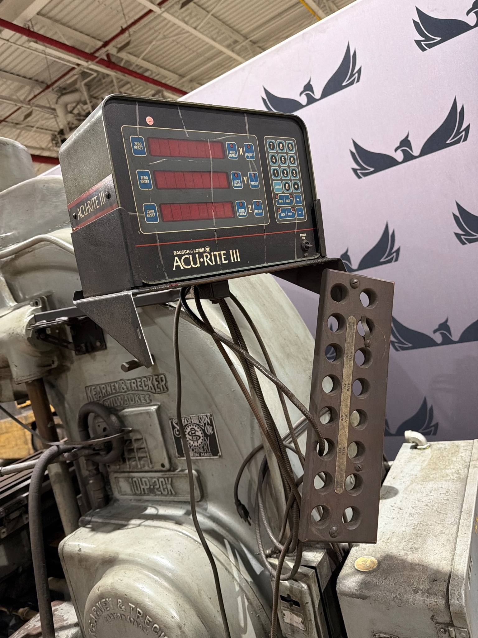 KEARNEY & TRECKER 10HP-2CK VERTICAL MILLS USED 4