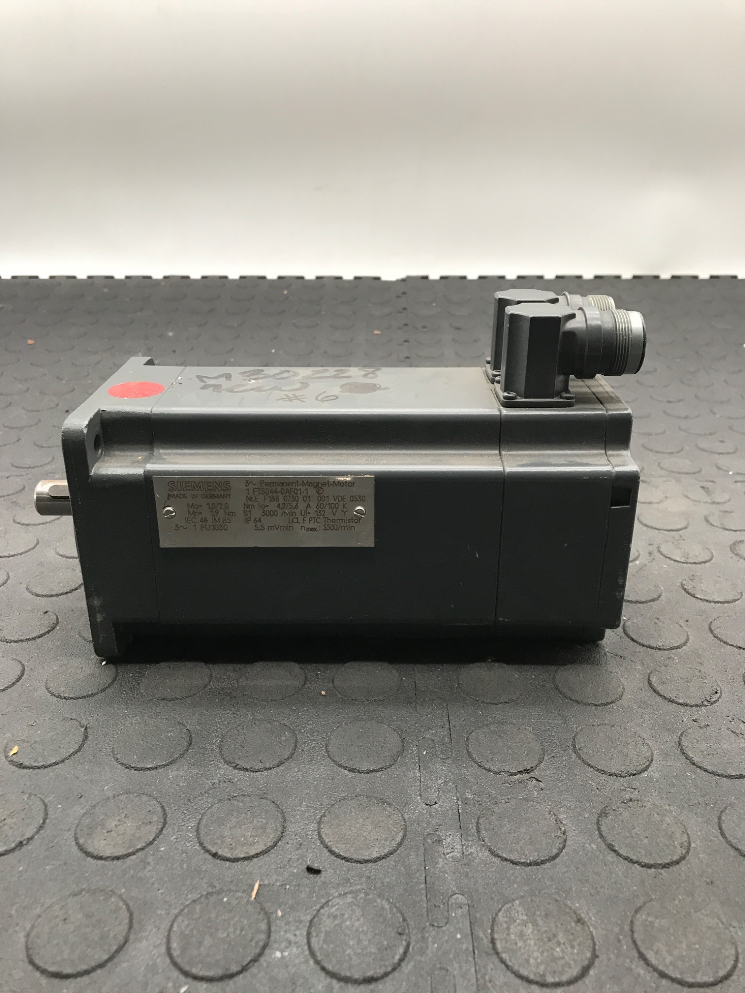 SIEMENS 1FT5044‑0AF01‑1 3‑Phase Permanent Magnet Motor USED 0