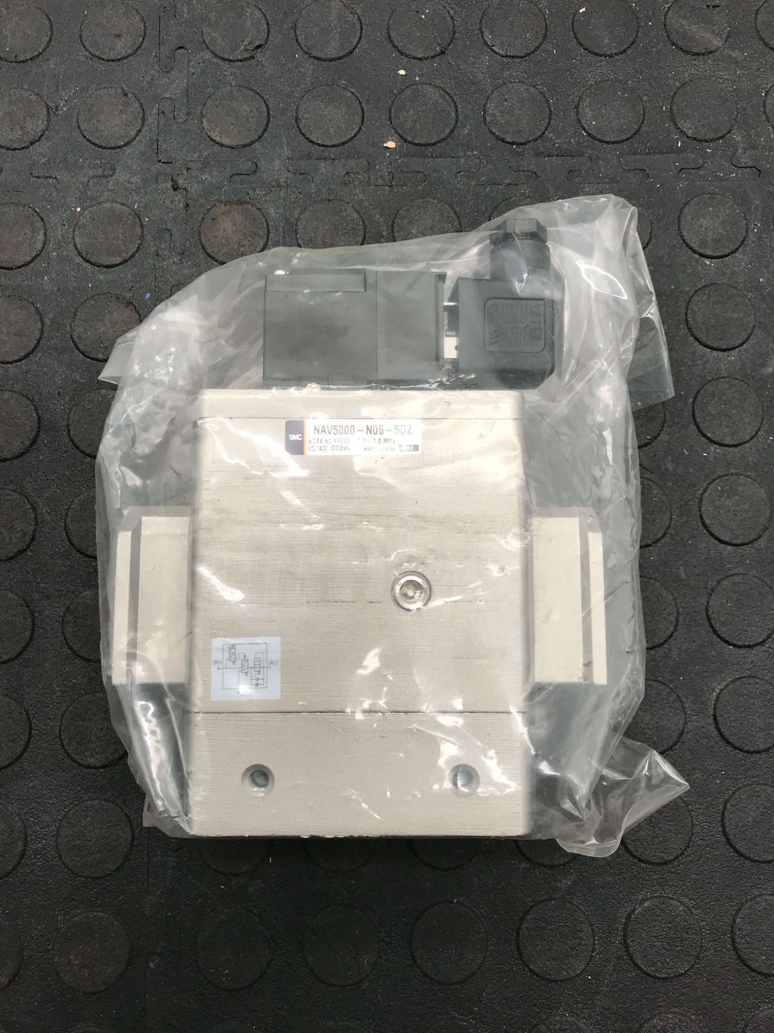 SMC NAV5000‑N06‑5DZ AV 3/4" Soft Start Up Body Port NEW 2