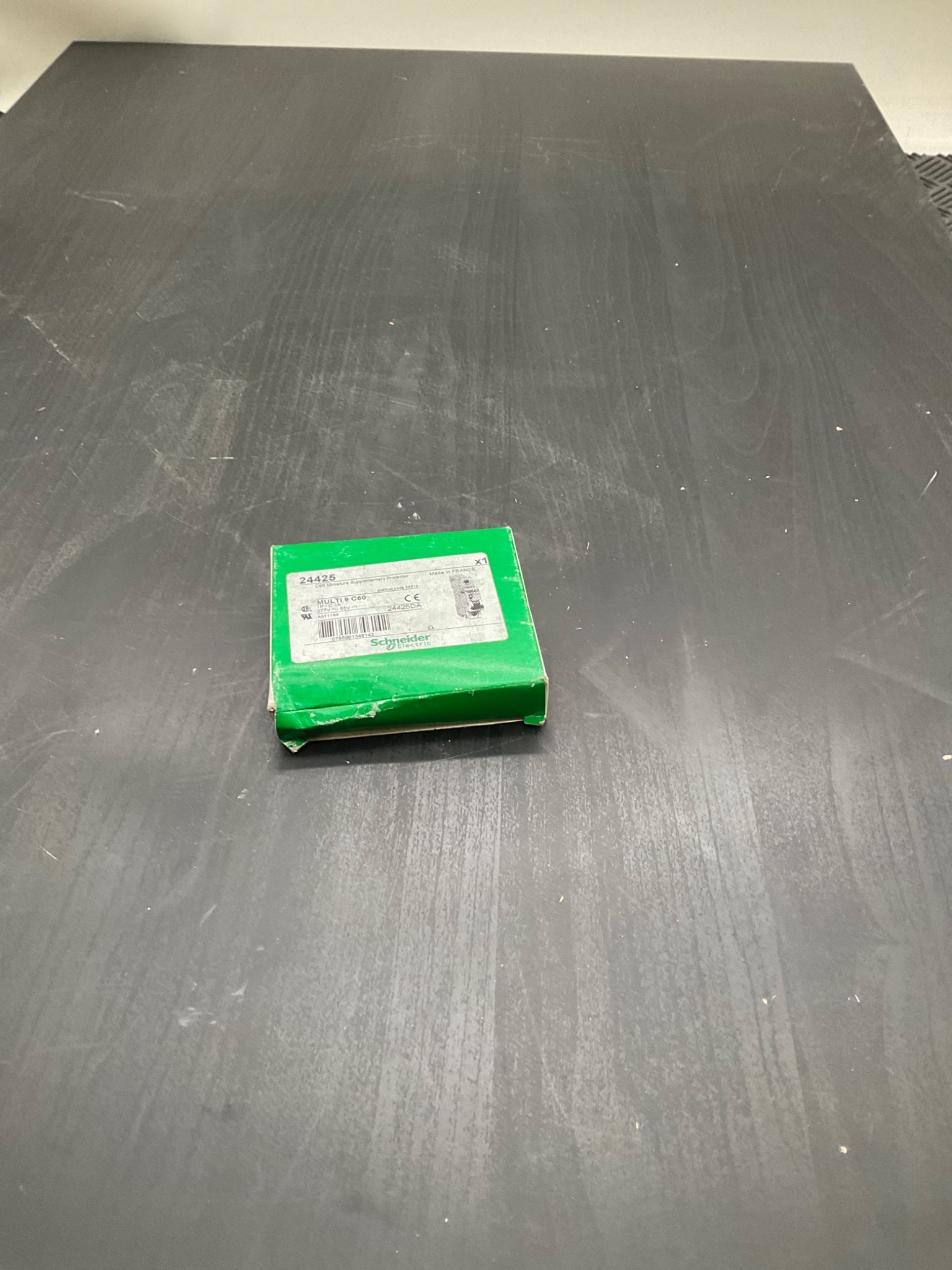 SCHNEIDER ELECTRIC 24425DA MULTI 9 C60 Miniature Supplementary Protector NEW 3