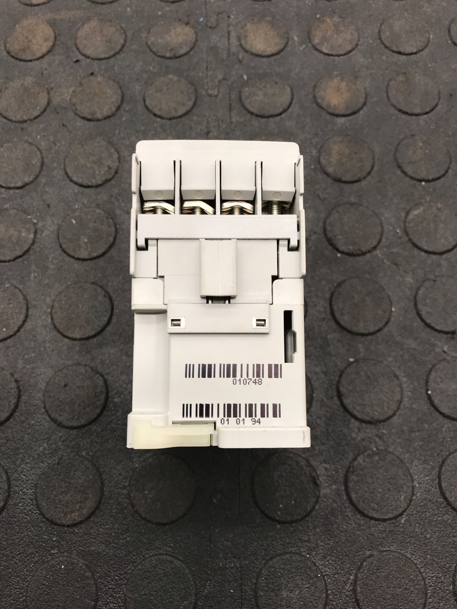 ALLEN BRADLEY 100‑C09E*10 Auxiliary Contactor 600VAC USED 3