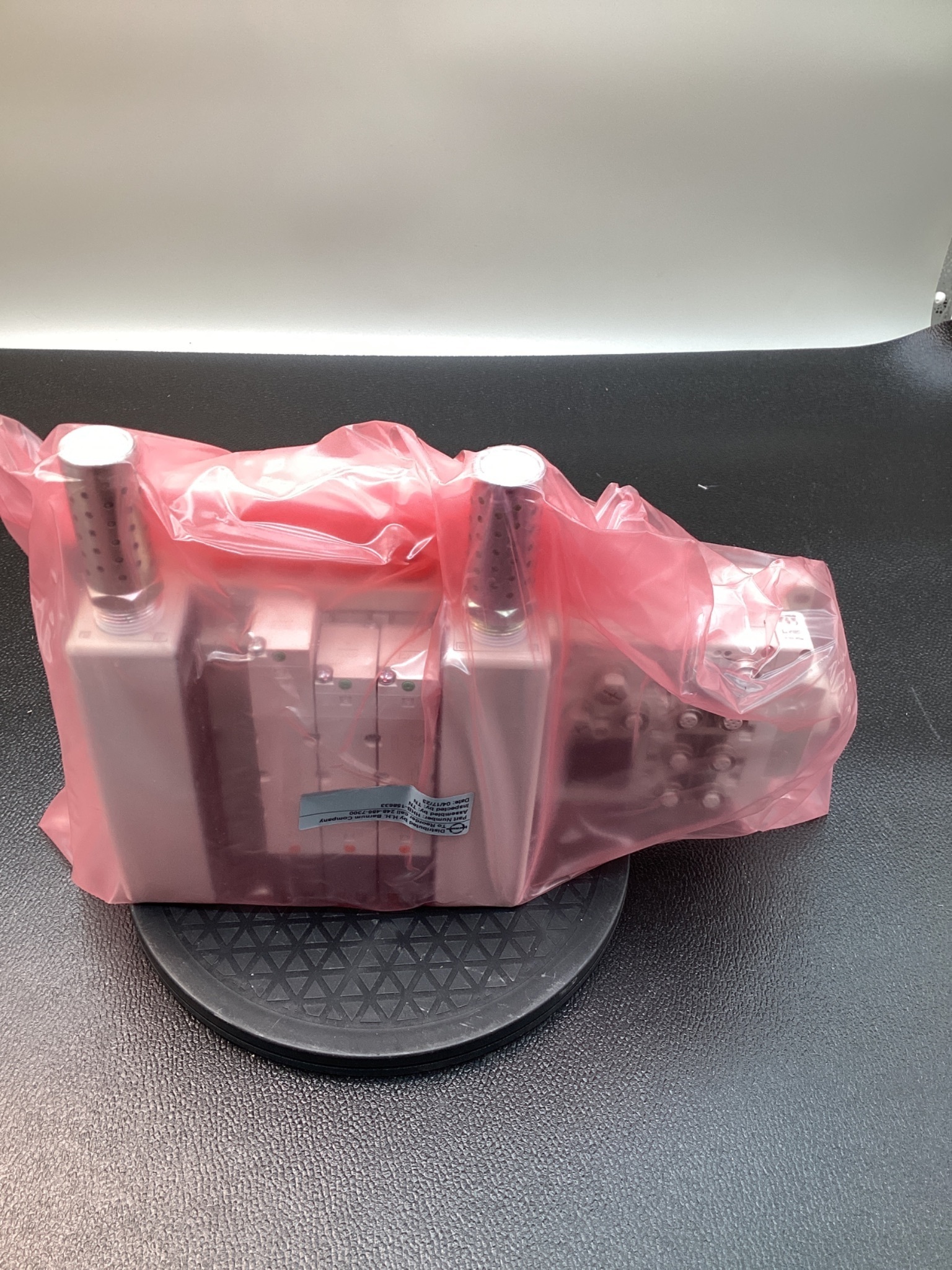 SMC VVQ4000-10A-1 VALVE MANIFOLD ASSEMBLY; NEW 0