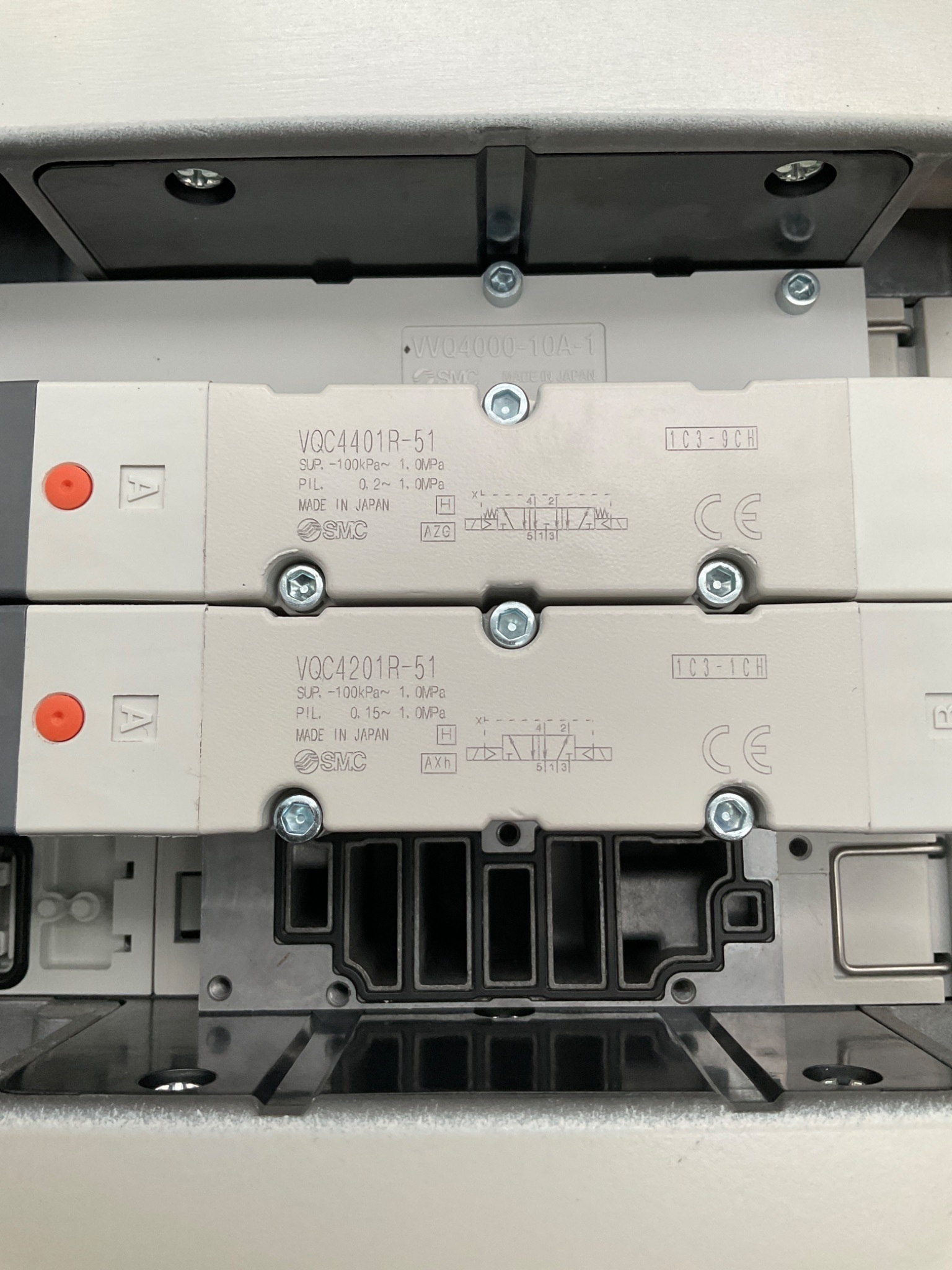 SMC VVQ4000-10A-1 VALVE MANIFOLD ASSEMBLY; NEW 8