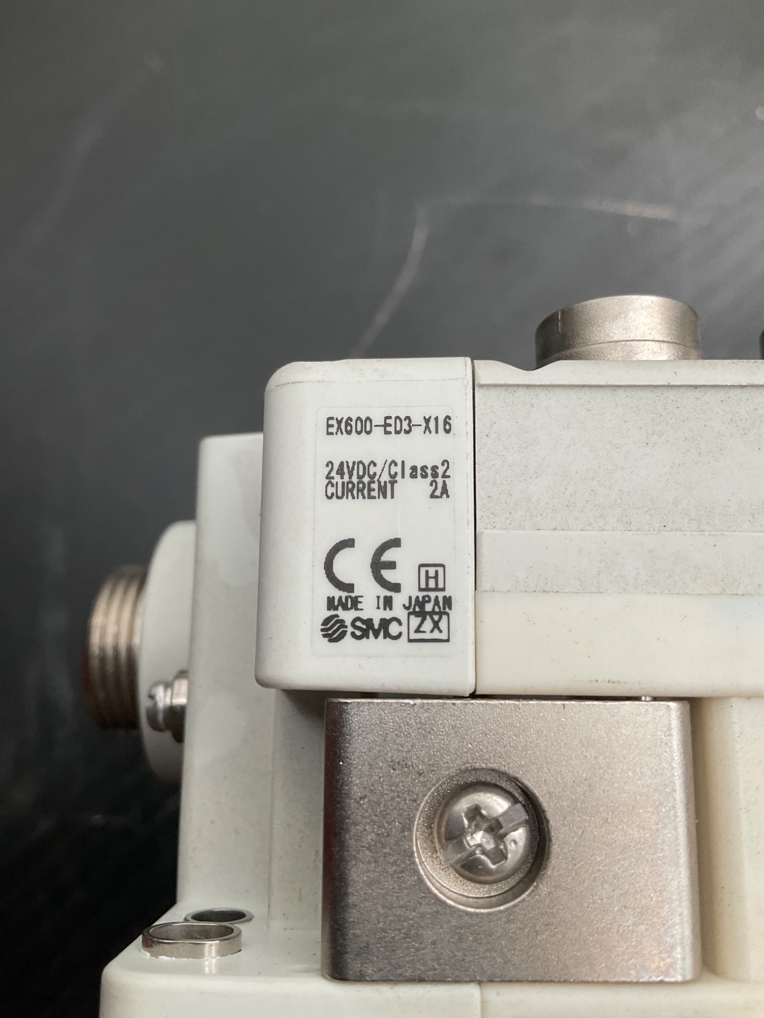 SMC VVQ4000-10A-1 VALVE MANIFOLD ASSEMBLY; NEW 11