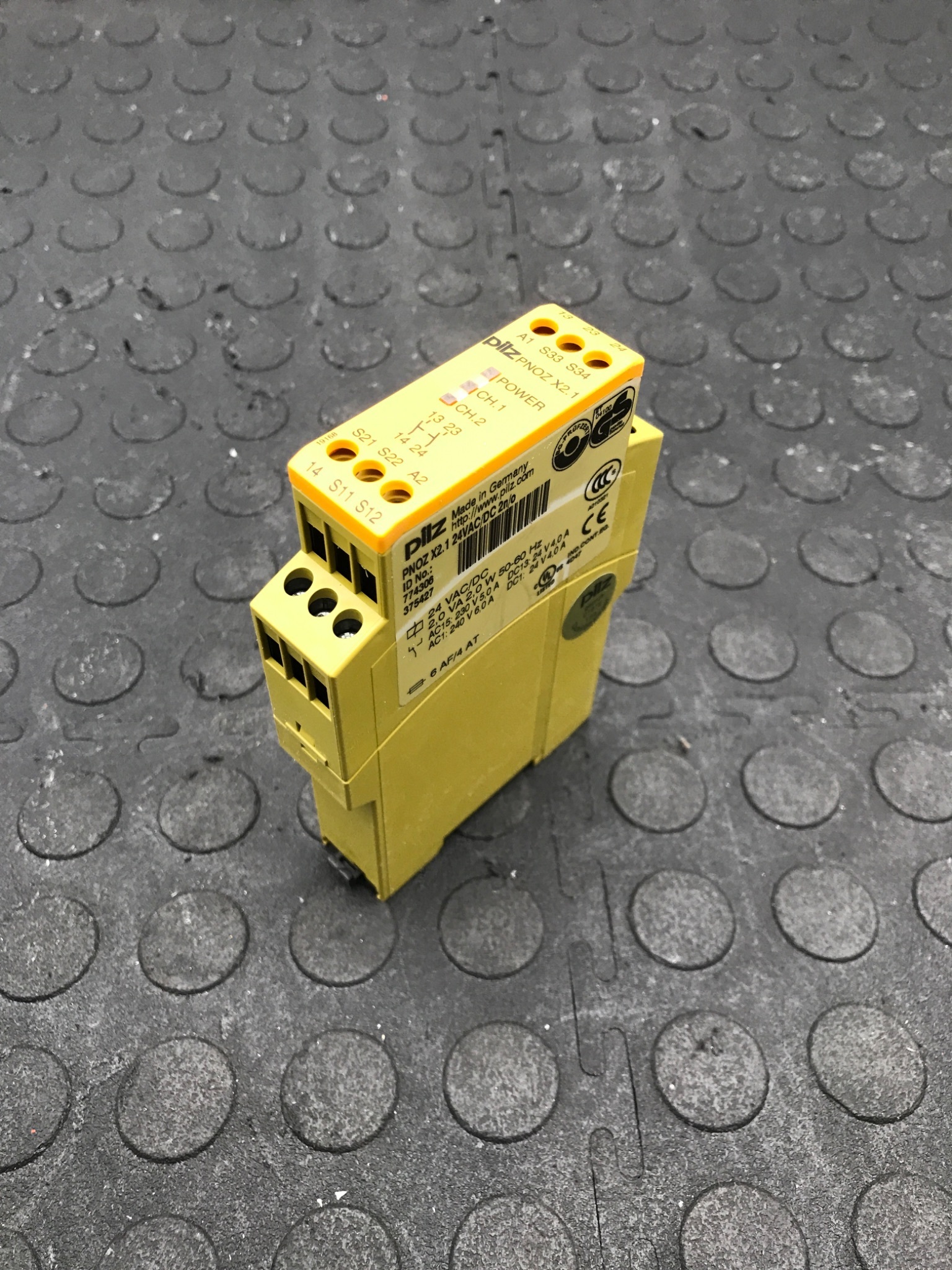 PILZ PNOZ X2.1 24VAC/DC 2n/o Safety Relay NEW 2