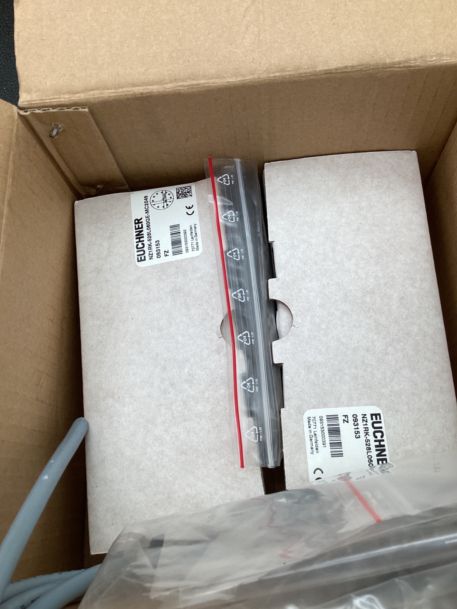 EUCHNER NZ1RK-528L060GE-MC2049 SAFETY SWITCHES; NEW 6