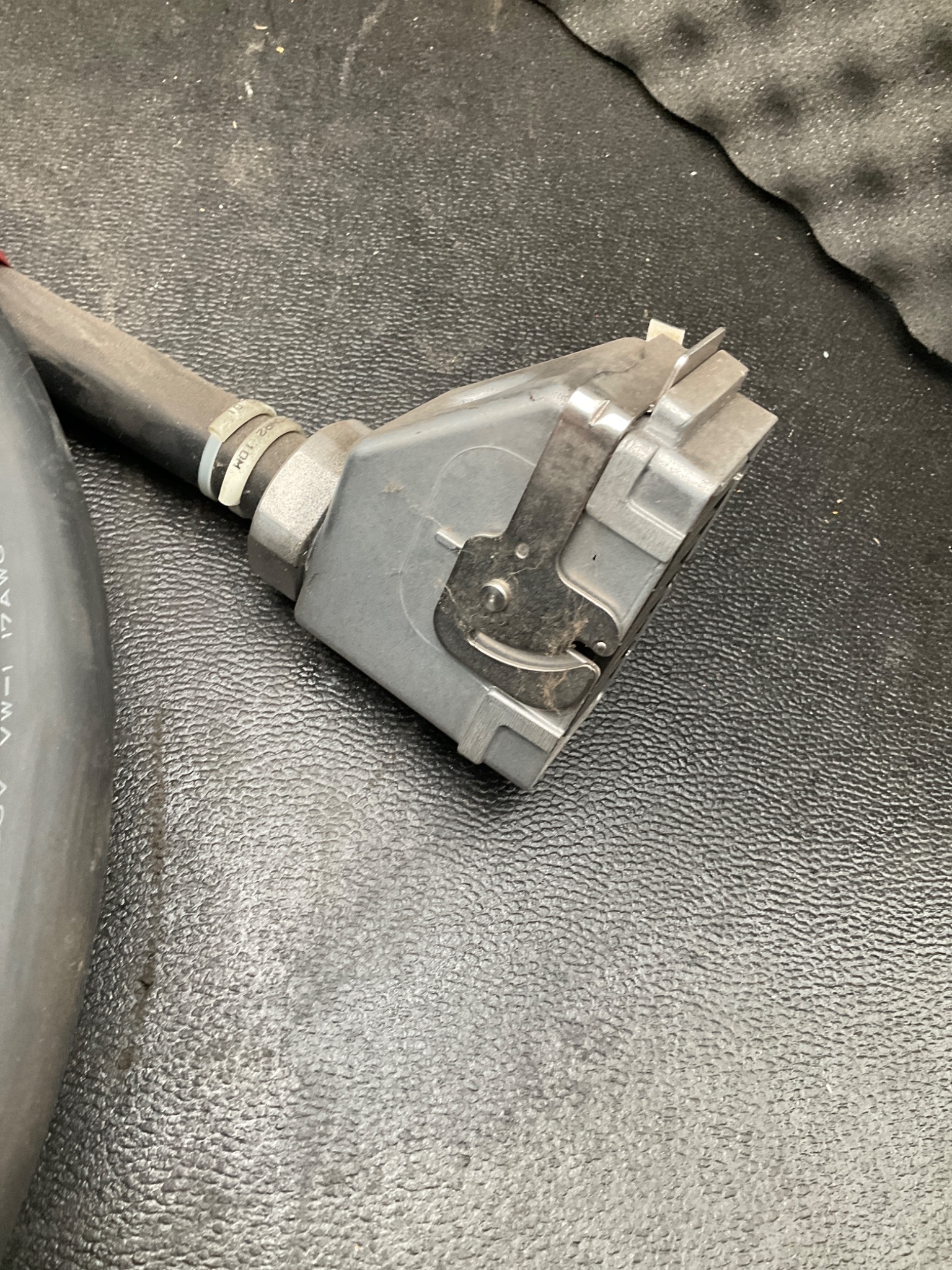 DONGGUAN SHINKO AWM2570 600V VW-1 17AWG; USED 2