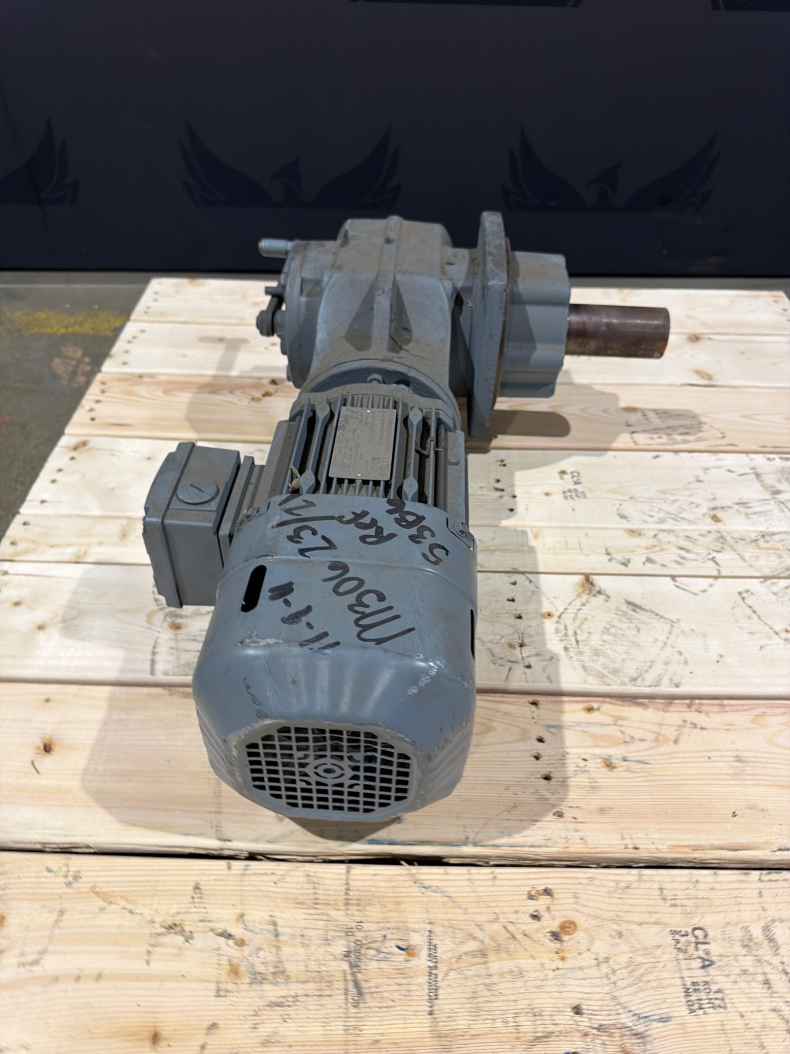 SEW EURODRIVE DRE90M4BE2HR/FG/ISU/TF 1.5 HP Gear Motor USED 0