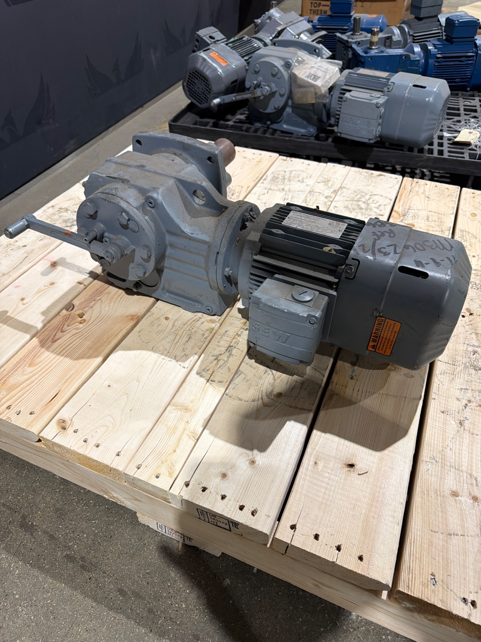 SEW EURODRIVE DRE90M4BE2HR/FG/ISU/TF 1.5 HP Gear Motor USED 1