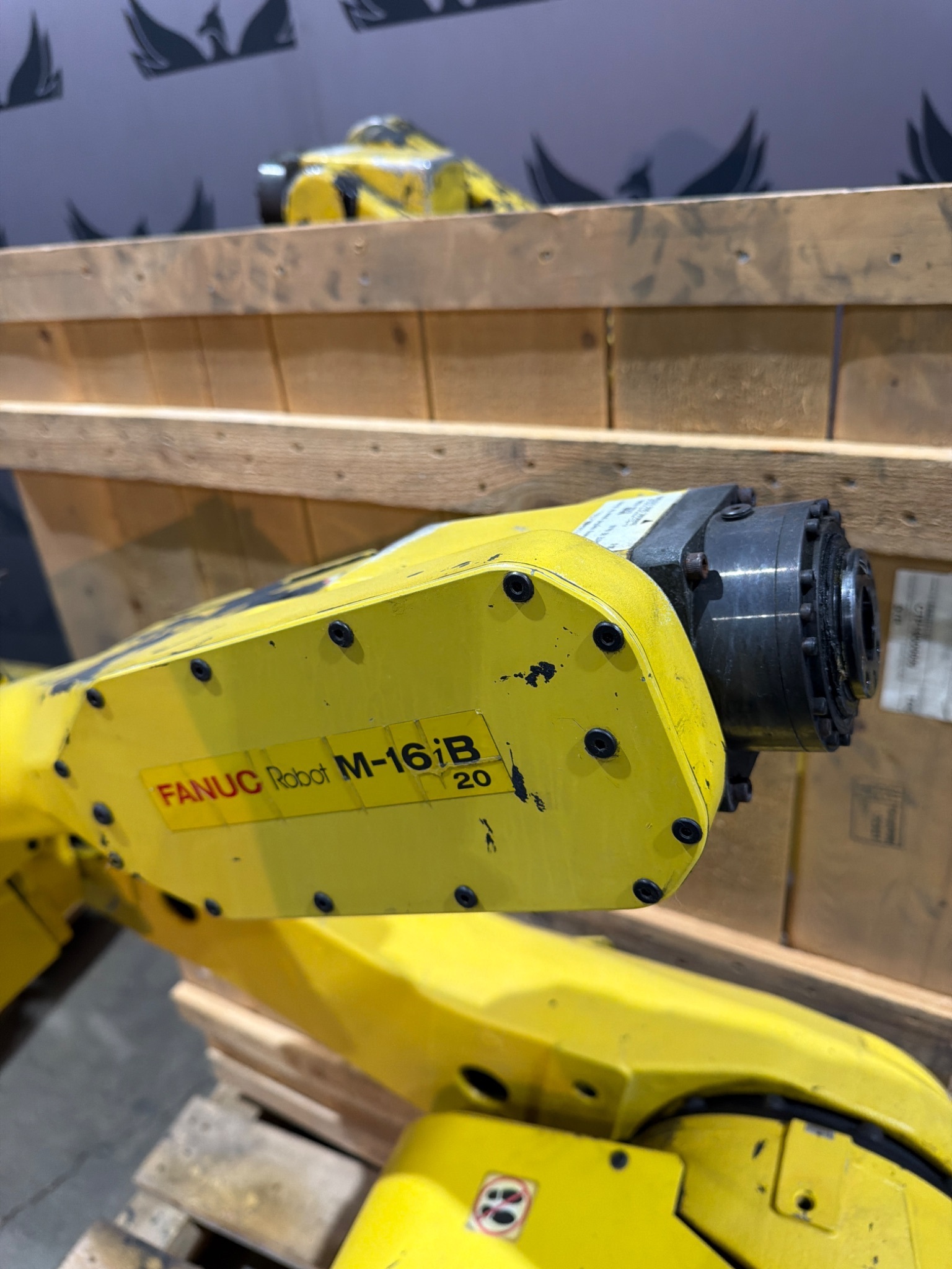 FANUC M-16IB/20 INDUSTRIAL ROBOT ARM A05B-1216-B202 2005 ARM ONLY USED 3