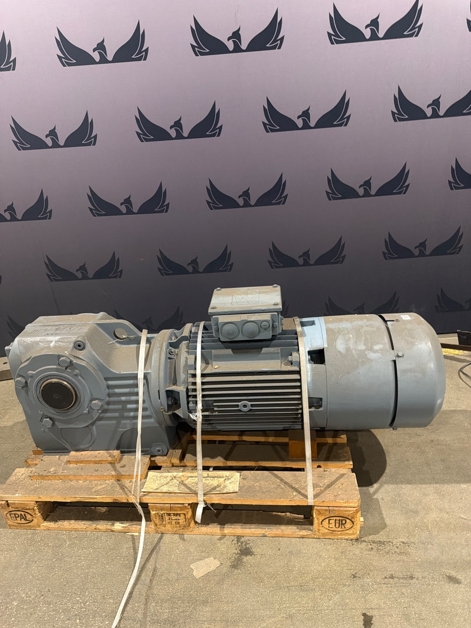 USED SEW‑EURODRIVE KA107/T CV200L4/BM/HR/TF/FV1R Gear Motor Assembly 0